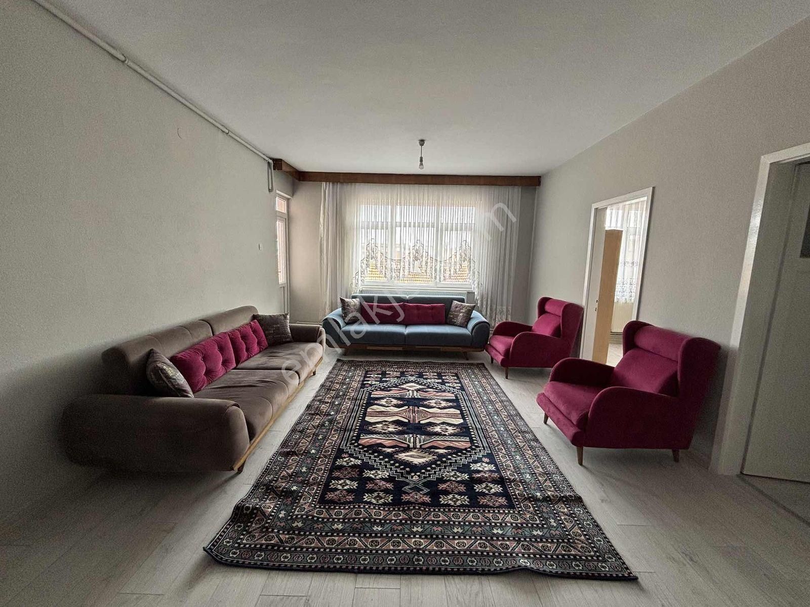 Merkezde 3+1 Eşyalı Kiralık Daire