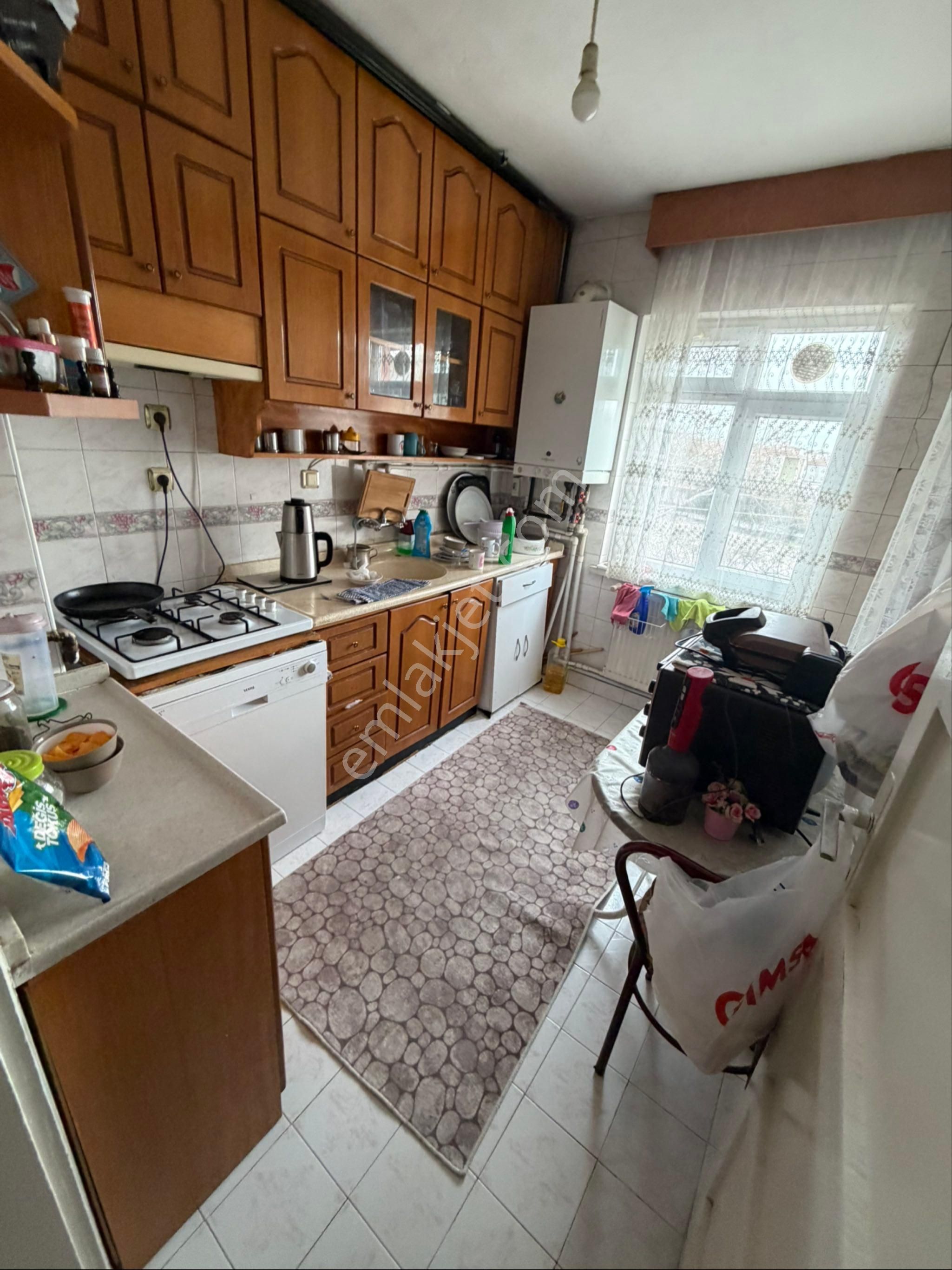 A L C Den Metro Yakını Ara Kat Salon Bağımsız 3+1 Satılık Daire - Görsel 4