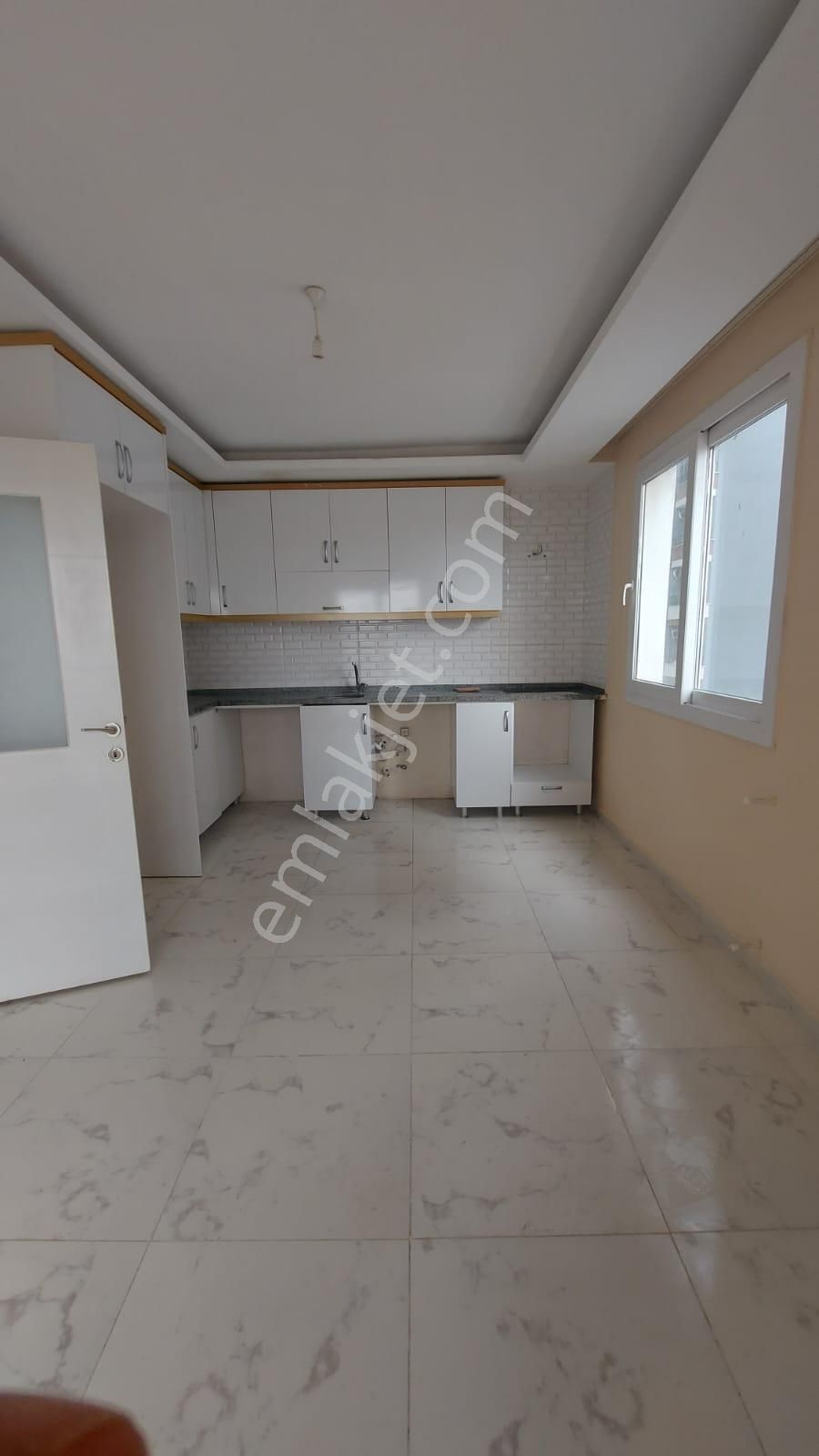 Sarıçam Gültepe De 2+1 İskanlı Hasarsız Kapalı Mutfak Satılık Daire...