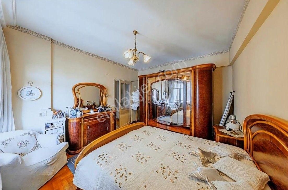 Kozyatağı Yatırım İçin Uygun 145 M2 3+1 Balkonlu İskanlı Satılık - Görsel 15