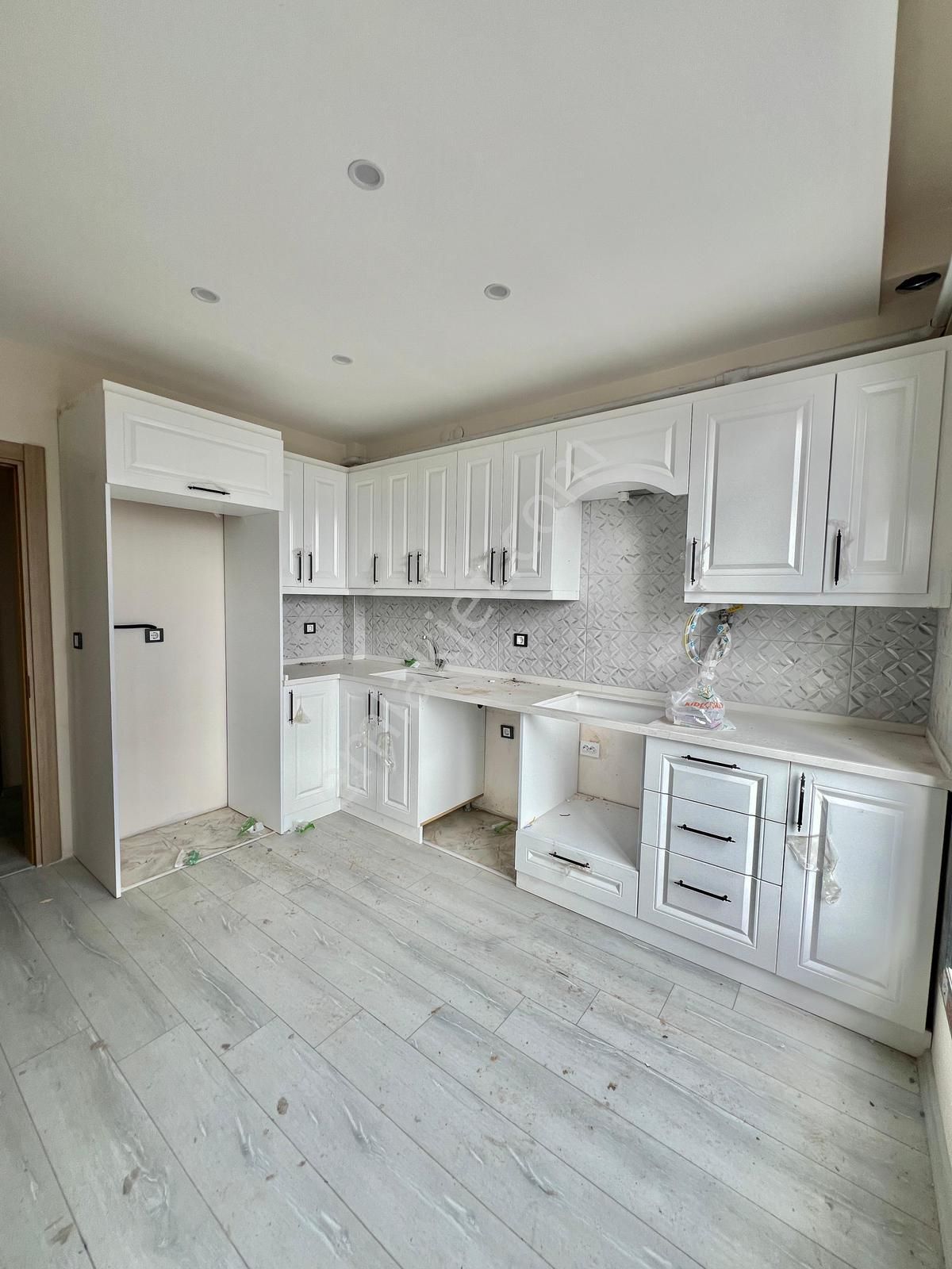 Cumhuriyet Mahallesi 🏡 ✅2+1 95m2 4 Katlının 3 Katı Arakat ❇️kapalı Mutfak Petek Kombili - Görsel 3