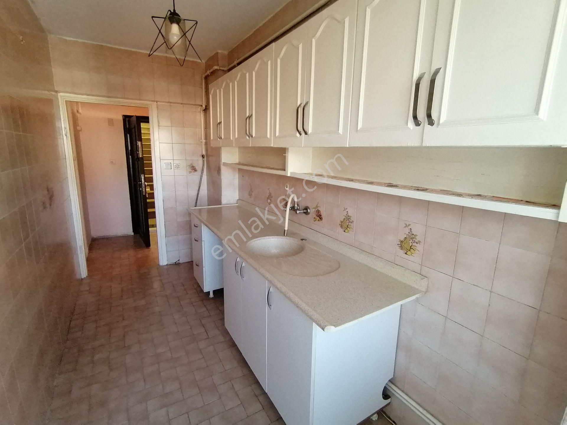 Şanlı Emlaktan.. Çınarcık Harmanlar Mh.'de ,sahile Çok Yakın, / 2+1 / 100m2 / Doğalgazlı Daire - Görsel 13