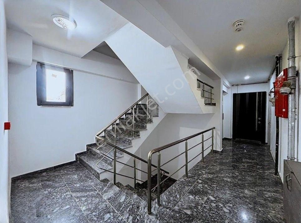 Kozyatağı Metroya Yakın Önü Açık Ferah 2+1 75 M2 Net Satılık.... - Görsel 13