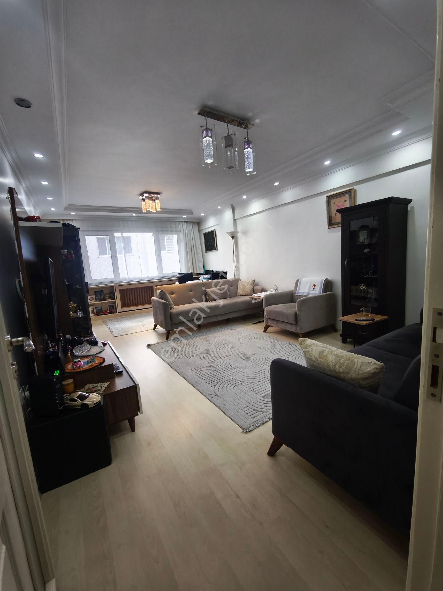 Güngören Merter De Satılık 3+1 Satılık Aynı Blokta İki Daire - Görsel 2