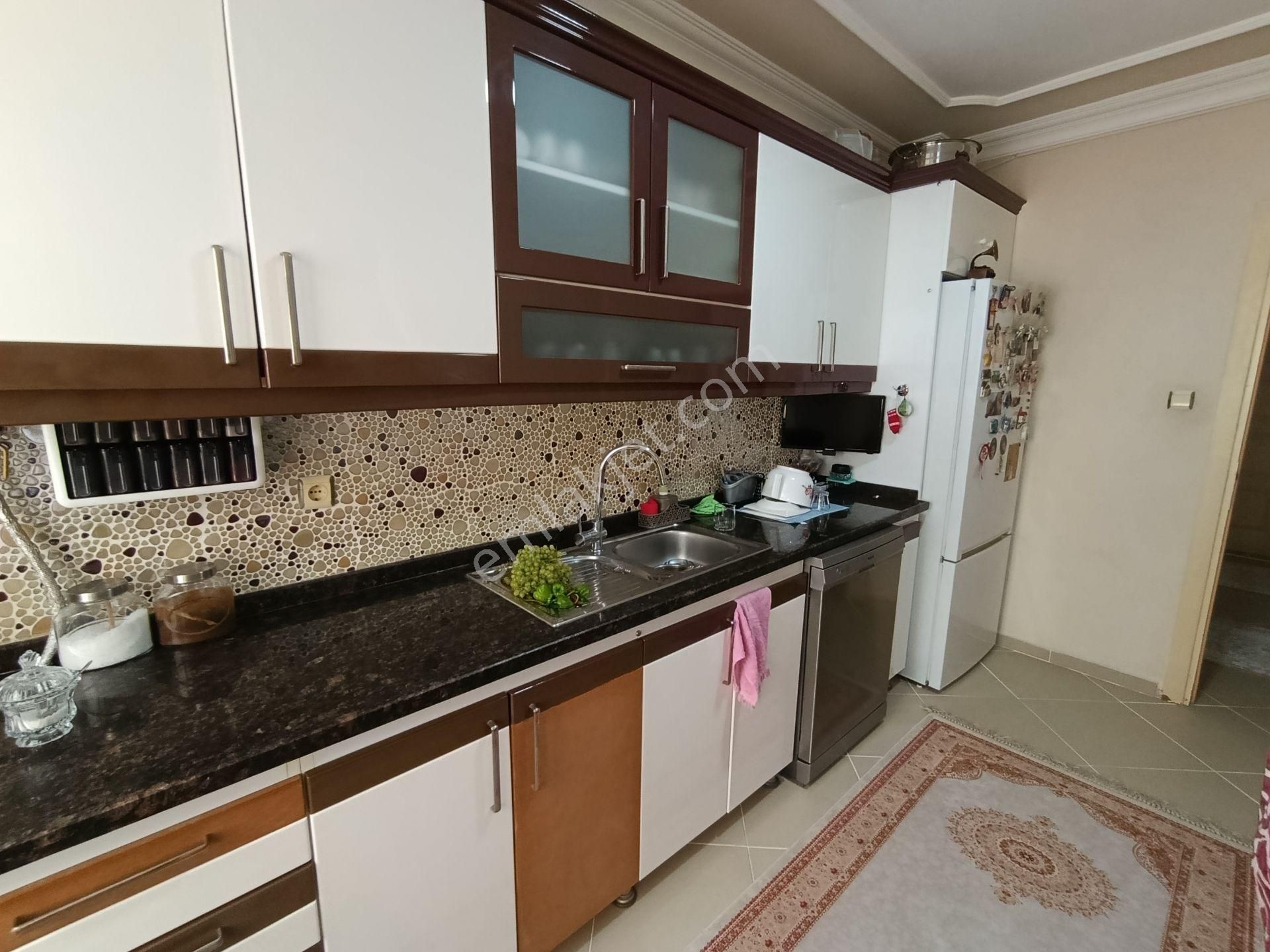 Yeni Binada!! Şanlı Emlaktan..çınarcık Çamlık Mevkii / 3+1 / 120m2 / Masrafsız / Ara Kat Daire - Görsel 9