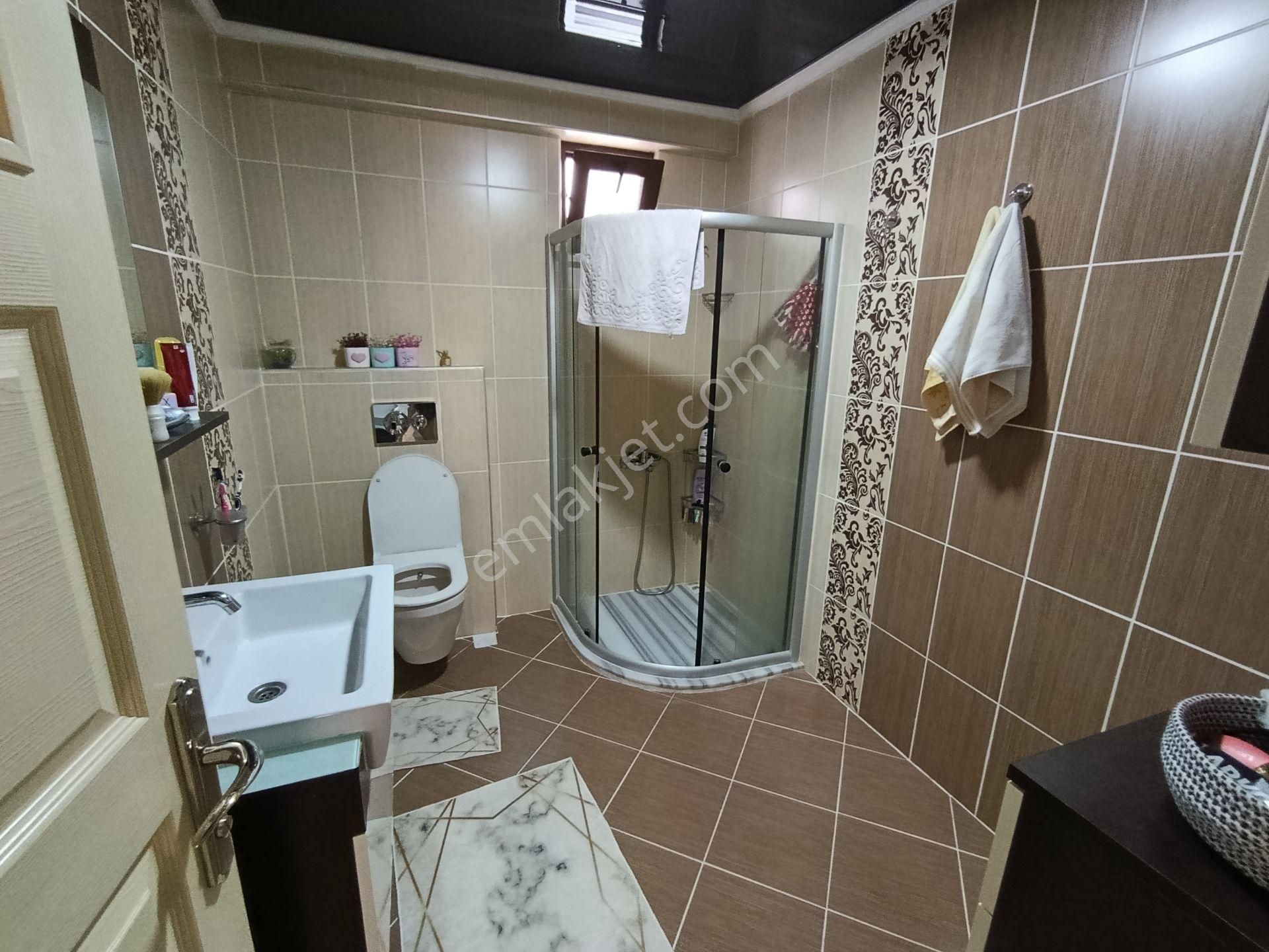 Yeni Binada!! Şanlı Emlaktan..çınarcık Çamlık Mevkii / 3+1 / 120m2 / Masrafsız / Ara Kat Daire - Görsel 23