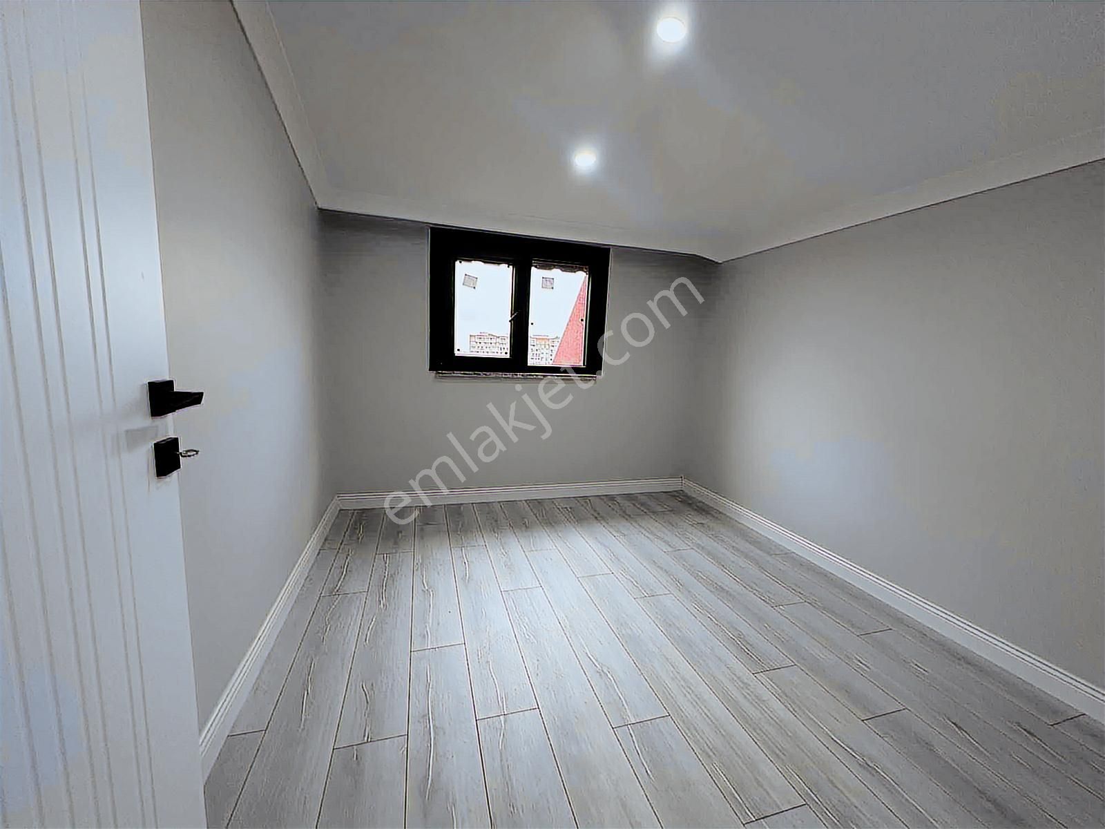 Orhangazi Mah Cadde Üzeri Satılık Lğks 4+1 Üst Dublex - Görsel 3