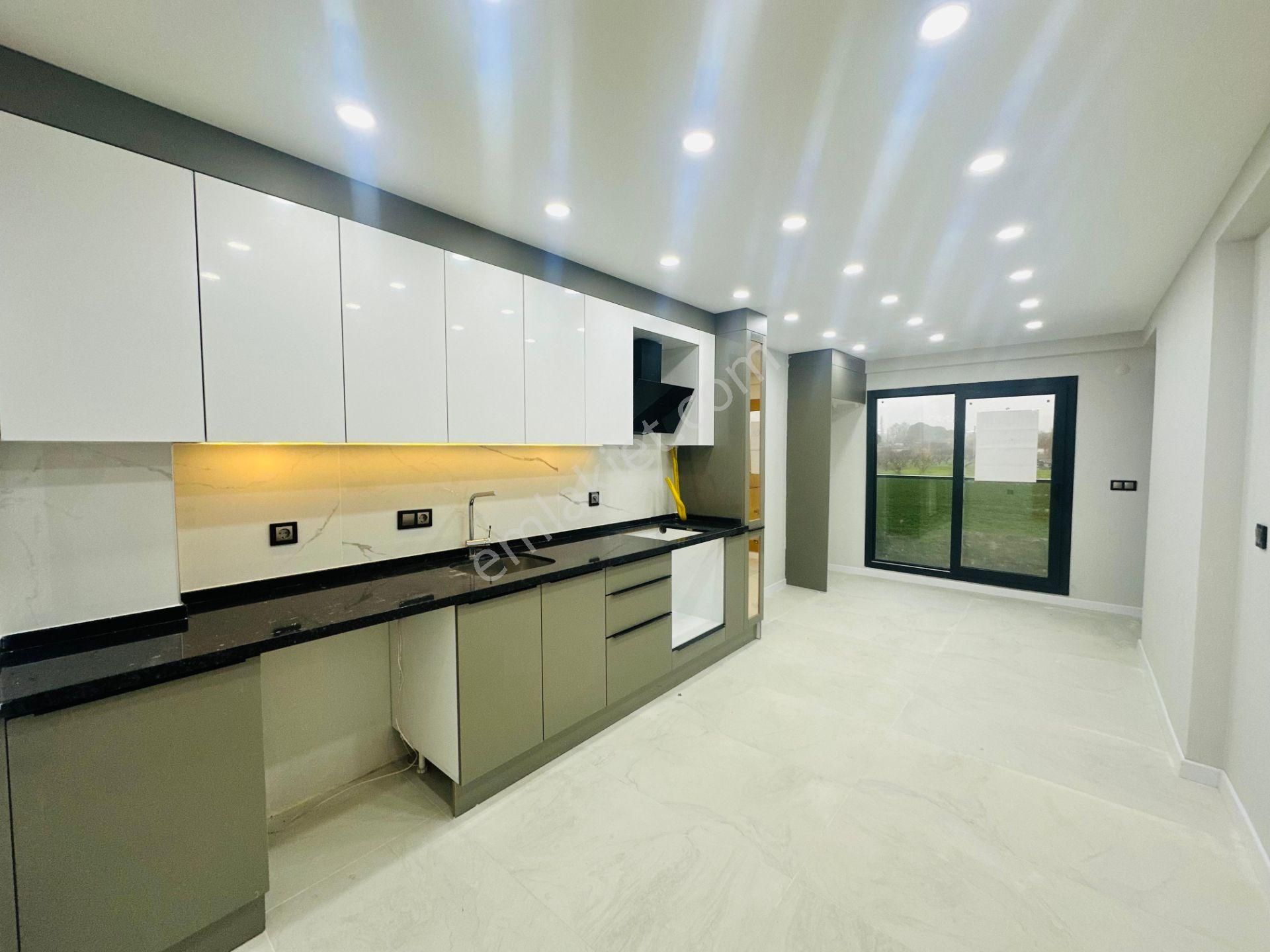 A Plus Gayrimenkulden Havuzlı Site İçerisinde 3+1 Kiralık Daire - Görsel 13