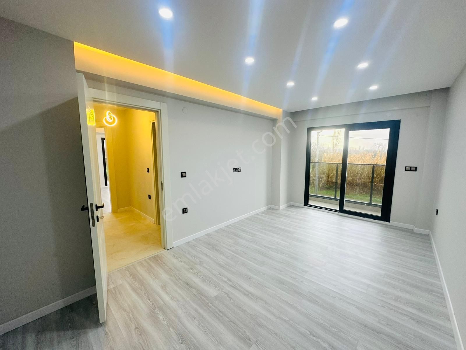 A Plus Gayrimenkulden Havuzlı Site İçerisinde 3+1 Kiralık Daire - Görsel 11