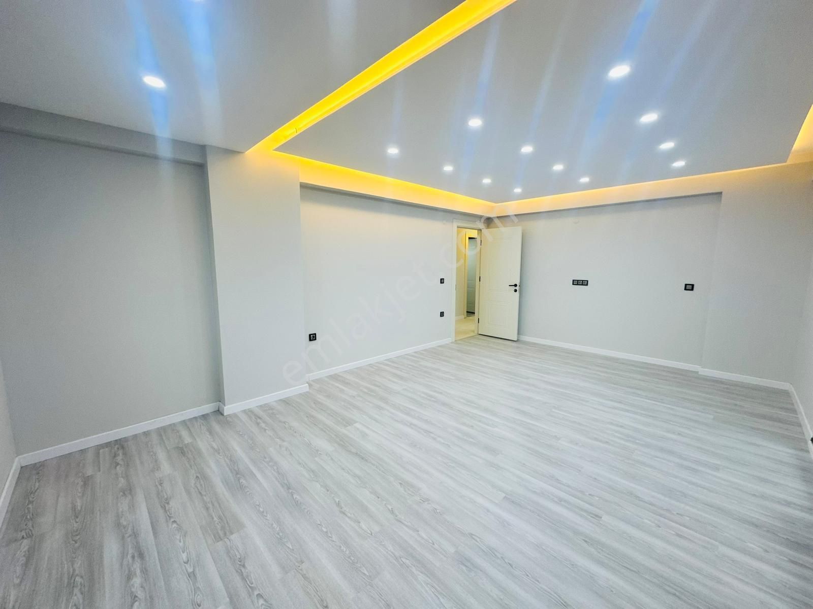 A Plus Gayrimenkulden Havuzlı Site İçerisinde 3+1 Kiralık Daire - Görsel 2