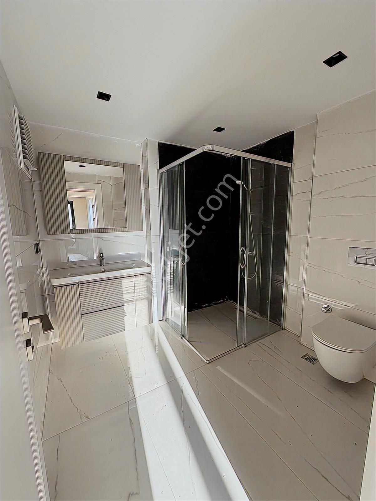 Paradise Palace Sitesinde Dağ Manzaralı Kiralık 3+1 Daire - Görsel 21