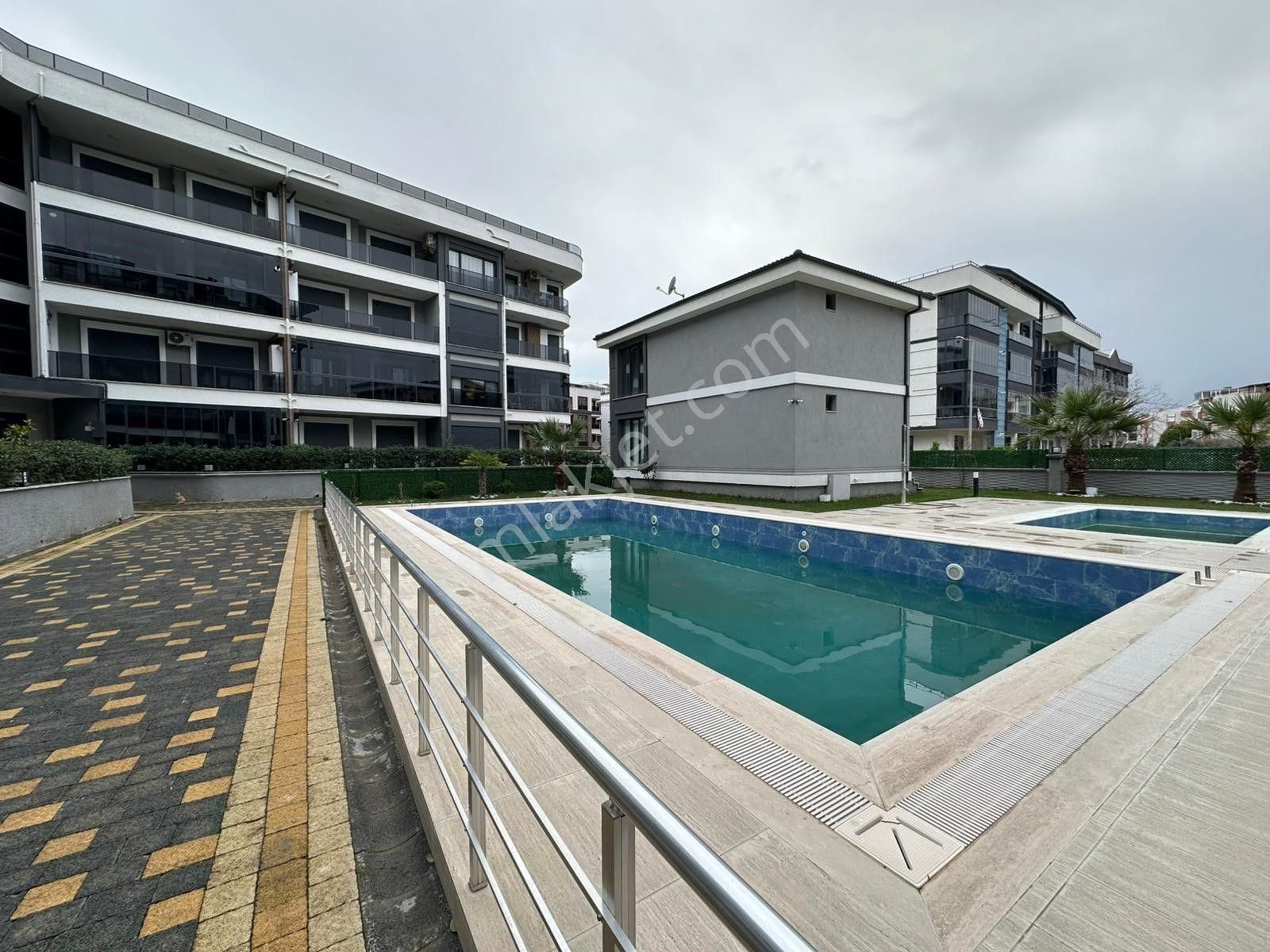 Dora Dan Akçayın En Lüx Ve Nezih Sitesinde Kiralık 3+1 Dubleks