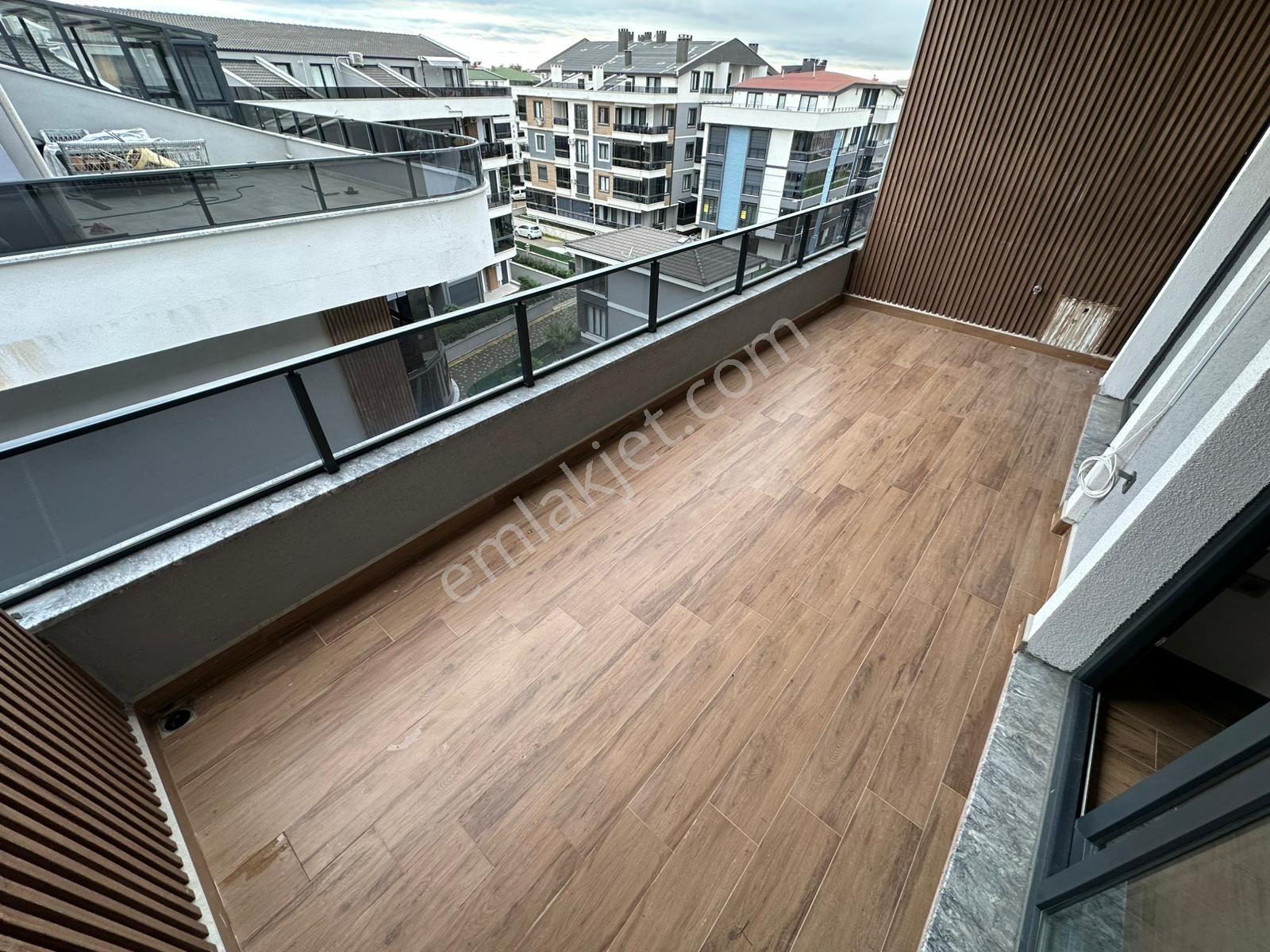 Dora Dan Akçayın En Lüx Ve Nezih Sitesinde Kiralık 3+1 Dubleks - Görsel 10