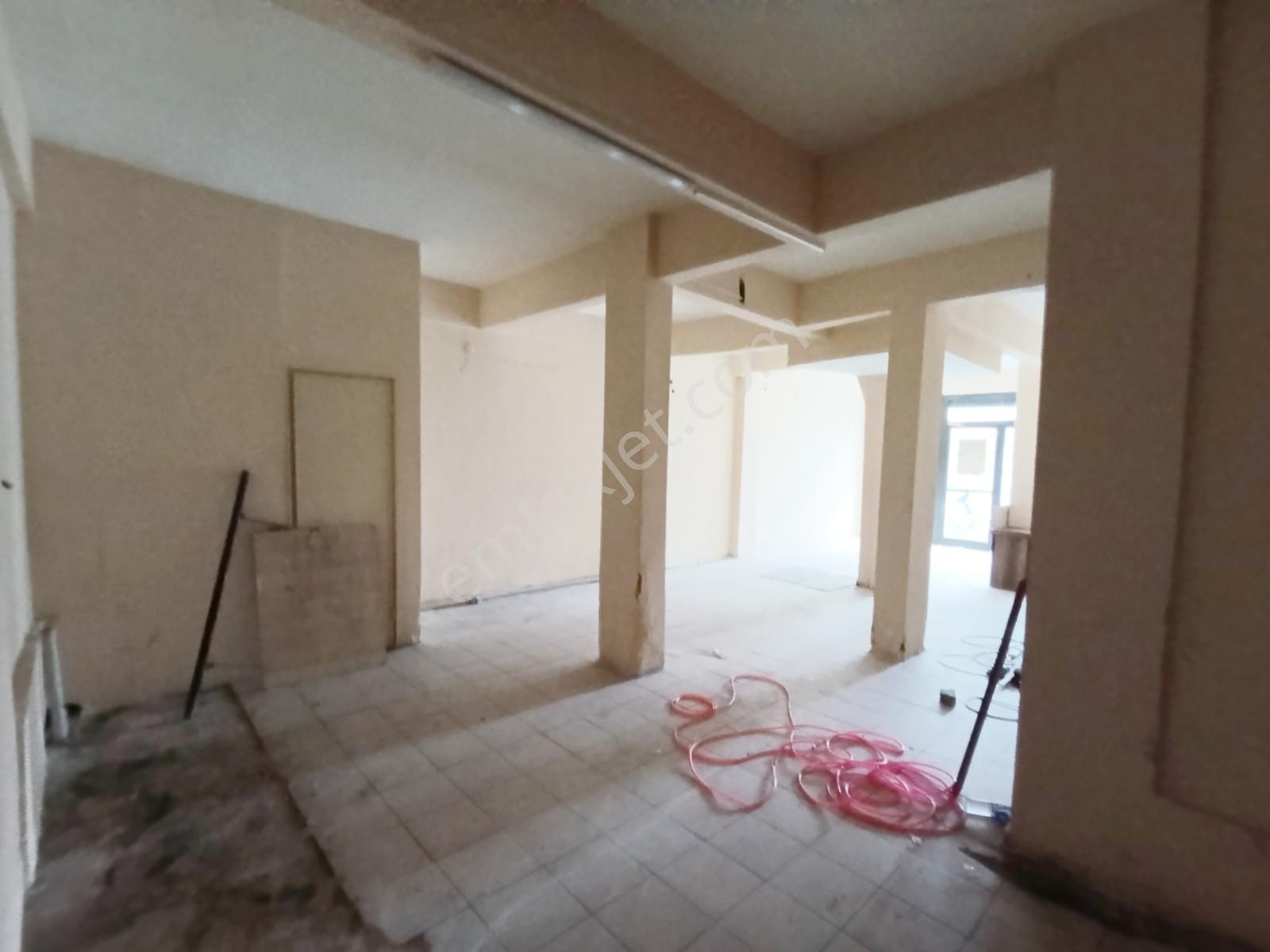 Kiralık Giriş Dükkan 70 M2 Wc Li Fevziçakmak Mah.esra Emlak - Görsel 8