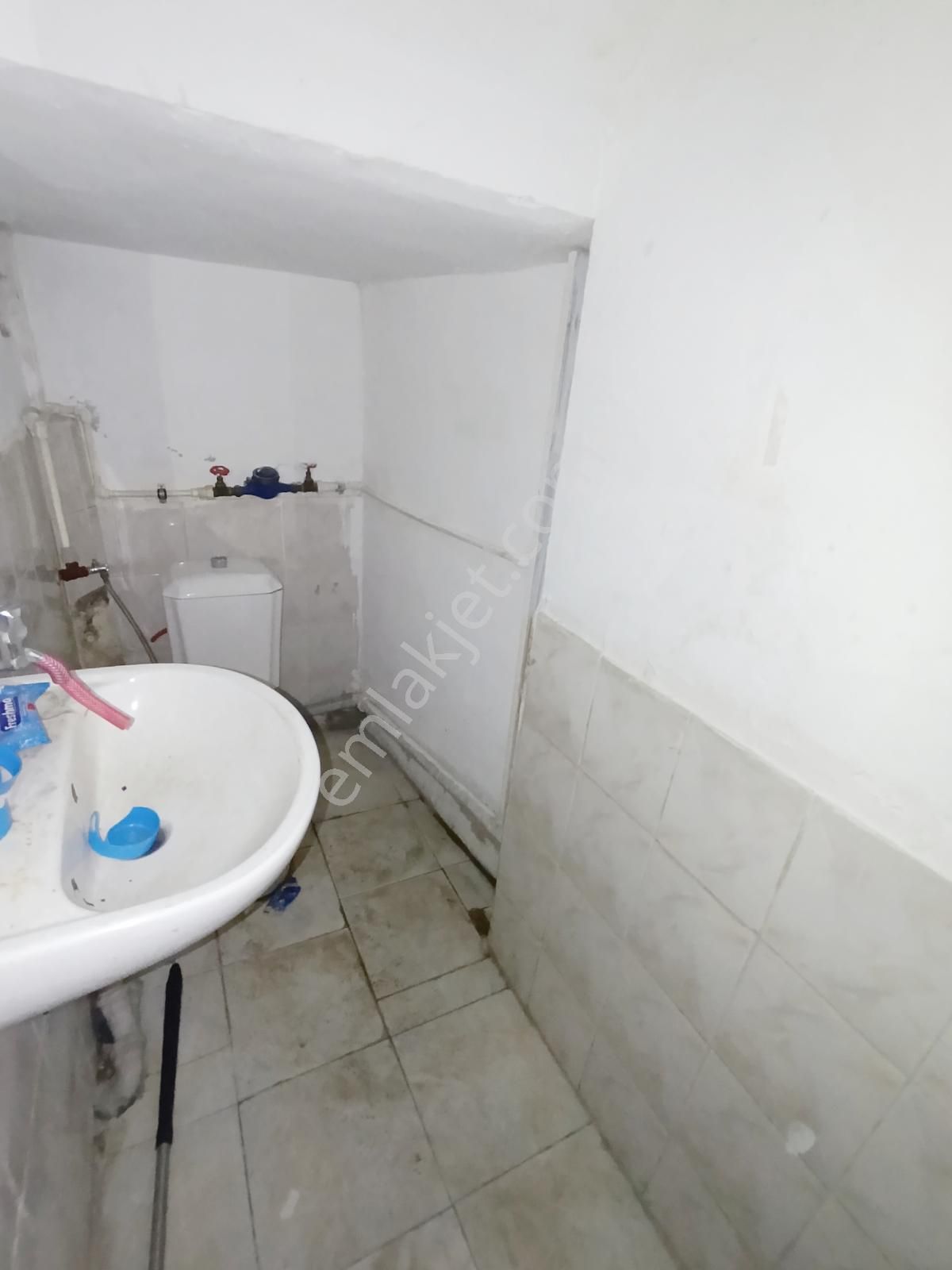 Kiralık Giriş Dükkan 70 M2 Wc Li Fevziçakmak Mah.esra Emlak - Görsel 2
