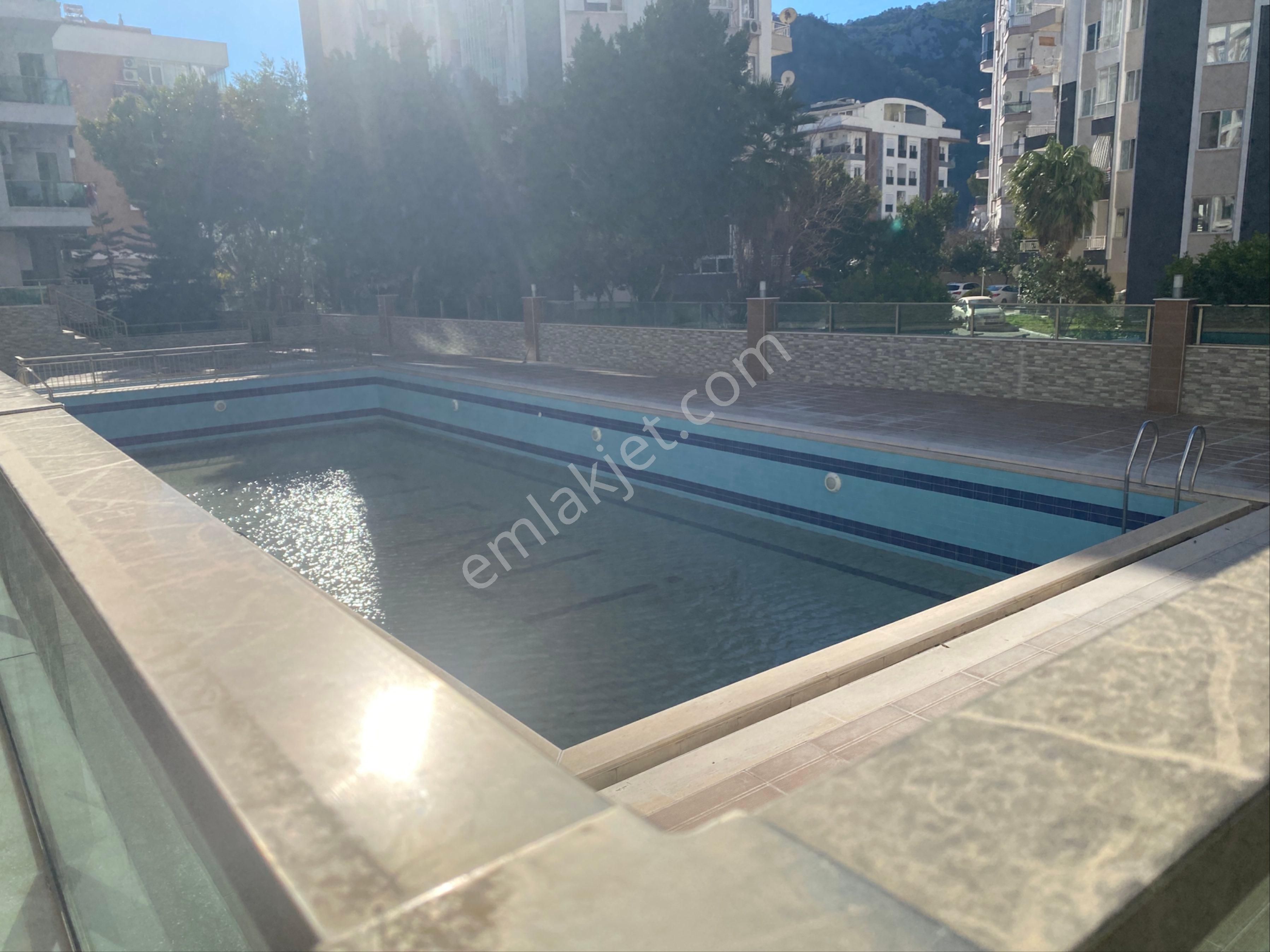 Antalya Konyaaltı Sarısu’da Lüks Site İçi Eşyalı 1+1 Daire - Görsel 4