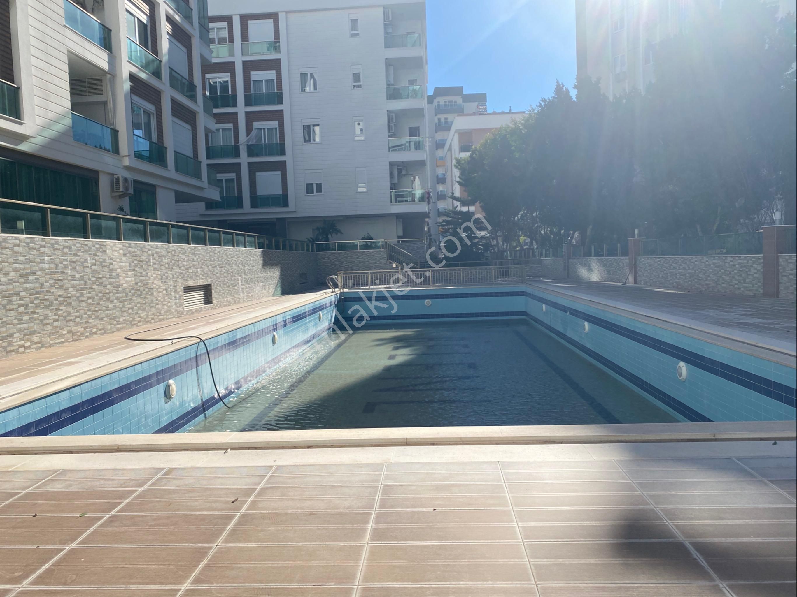 Antalya Konyaaltı Sarısu’da Lüks Site İçi Eşyalı 1+1 Daire - Görsel 3