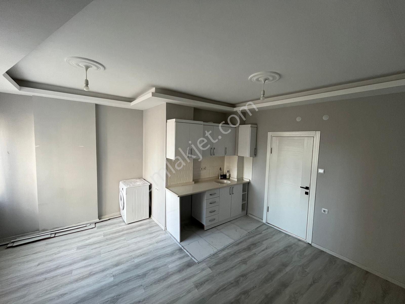 Tahılpazarı Mahallesinde Ali Çetinkaya Caddesine Cephe 2+1 Ofis - Görsel 2