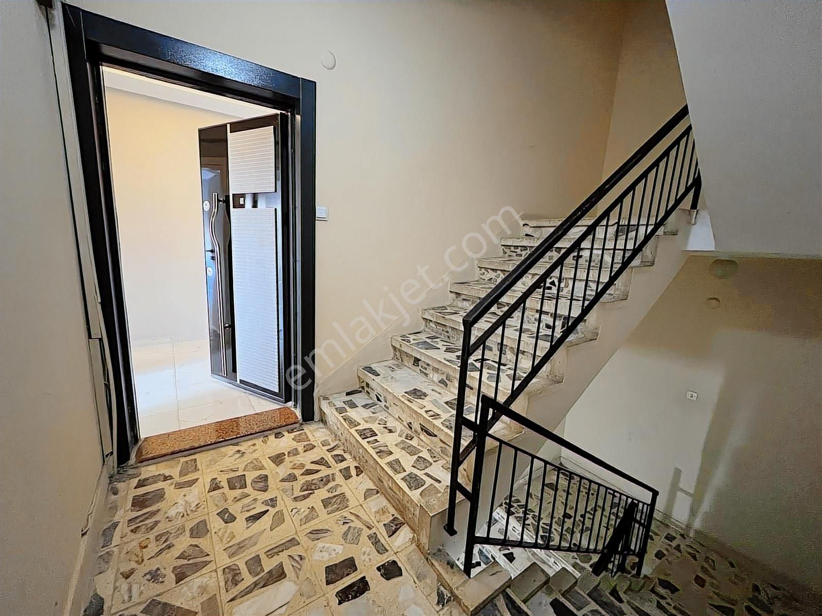 Tahılpazarı Mahallesinde Ali Çetinkaya Caddesine Cephe 2+1 Ofis - Görsel 4