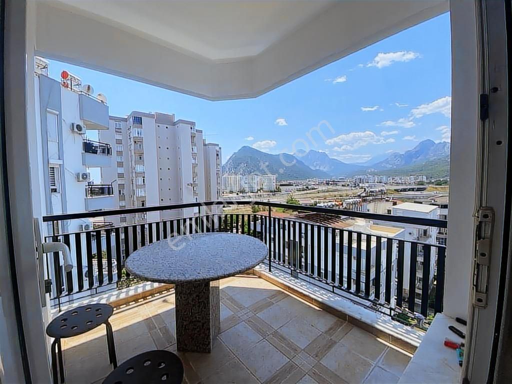 Liman Mahallesi Dağ Ve Deniz Manzaralı Havuzlu Site De Lüks 2+1