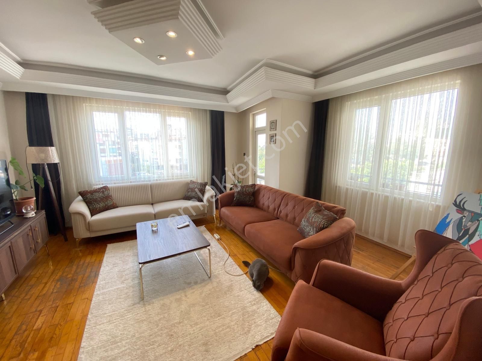 Konyaaltı Atatürk Caddesine Cephe Tabela Değeri Olan Geniş 3+1 - Görsel 2