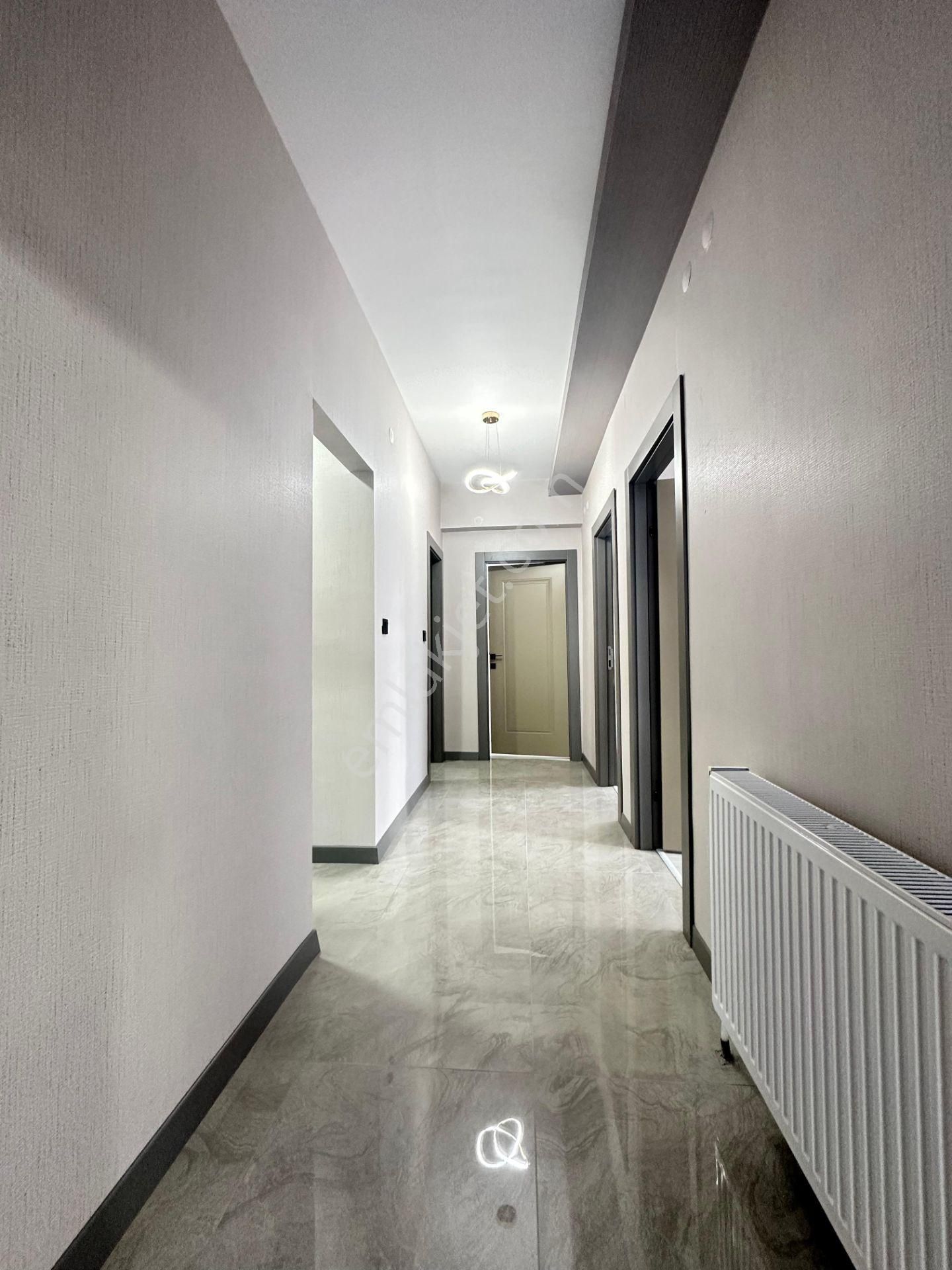 Pursaklar Mehmet Zengin Emlak'tan Teras Balkonlu Otoparklı Sitede 11.kat 4+1 Sıfır Daire - Görsel 31