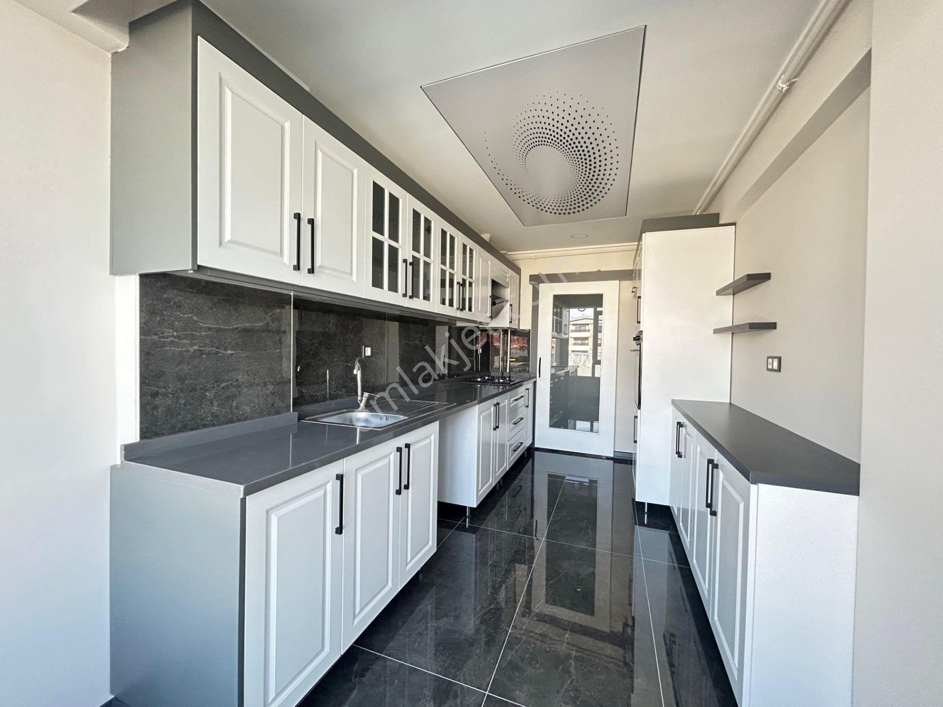 Taner'den Anadolu Bulvarına Yakın 3+1 Çift Banyo 120m2 Süper Lüks - Görsel 24