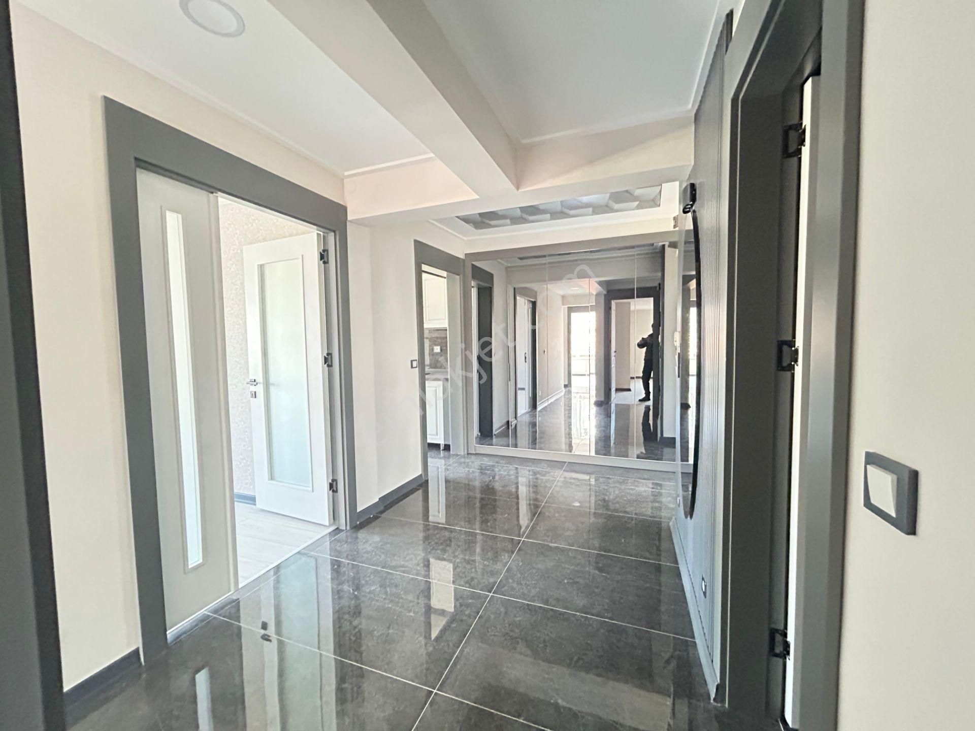 Taner'den Anadolu Bulvarına Yakın 3+1 Çift Banyo 120m2 Süper Lüks - Görsel 13