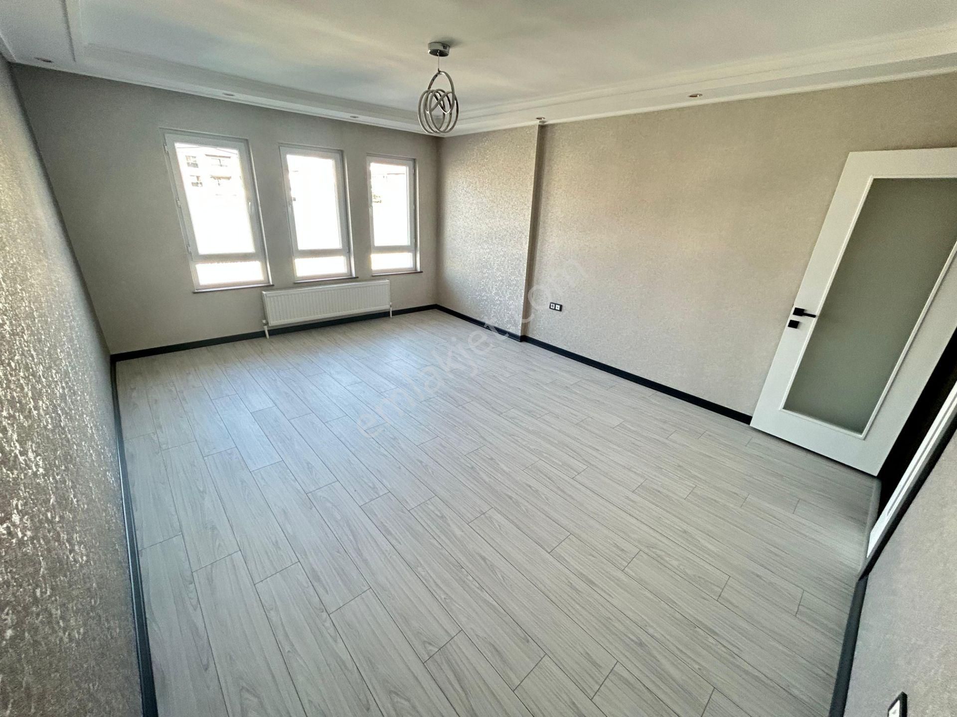 Taner'den Anadolu Bulvarına Yakın 3+1 Çift Banyo 120m2 Süper Lüks - Görsel 21