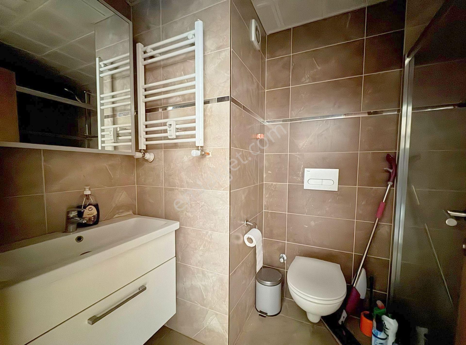 Mertcan'dan Havuzlu Güvenlikli Sitede Balkonlu Ara Kat Lüks 1+1 - Görsel 9