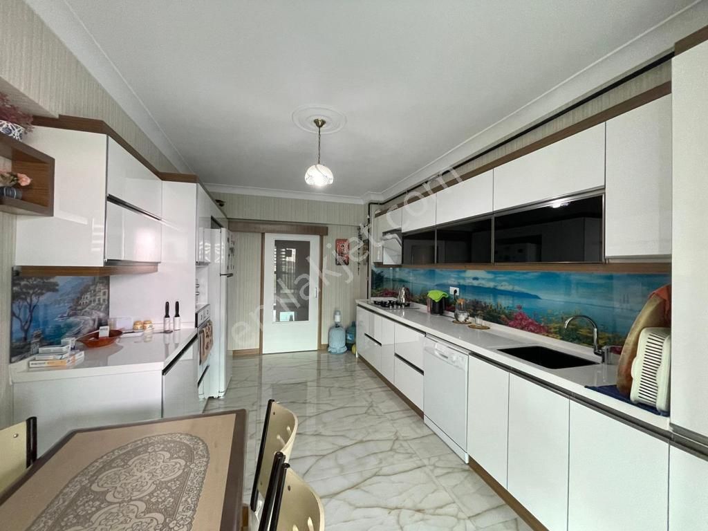 Pursaklar Mehmet Zengin Emlak'tan Otoparklı 6.kat 4+1 Ultr Lüks Sitede Daire - Görsel 2