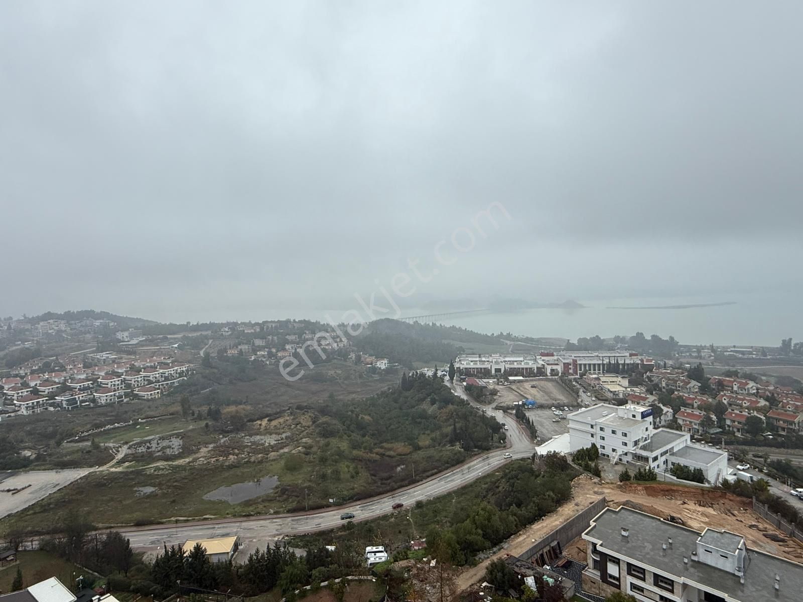 S.demirel Blv Üzeri Panoramik Göl Manzaralı Geniş Oturumlu 3+1 Ç.banyo - Görsel 10