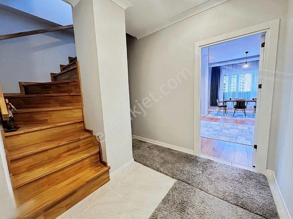 Erenköy'de 4+2 Net 180 M2 Balkonlu Ebv Banyolu Sıfır - Görsel 11