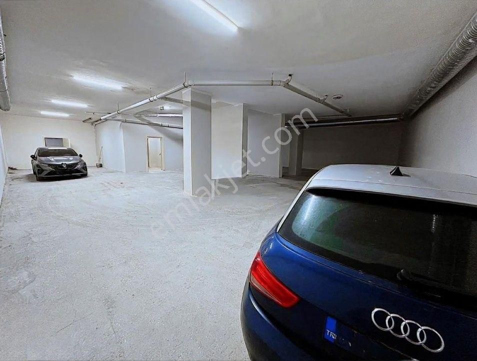 Erenköy'de 4+2 Net 180 M2 Balkonlu Ebv Banyolu Sıfır - Görsel 19