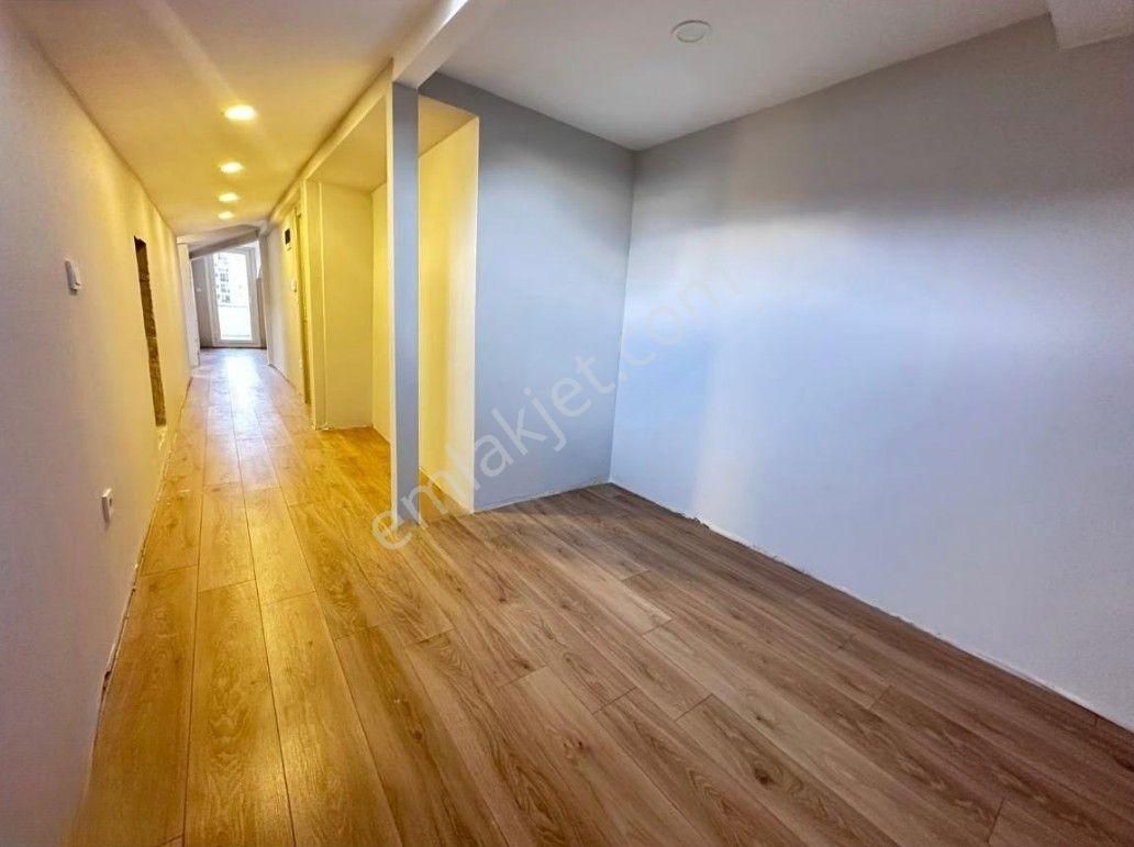 Erenköy'de 4+2 Net 180 M2 Balkonlu Ebv Banyolu Sıfır - Görsel 14