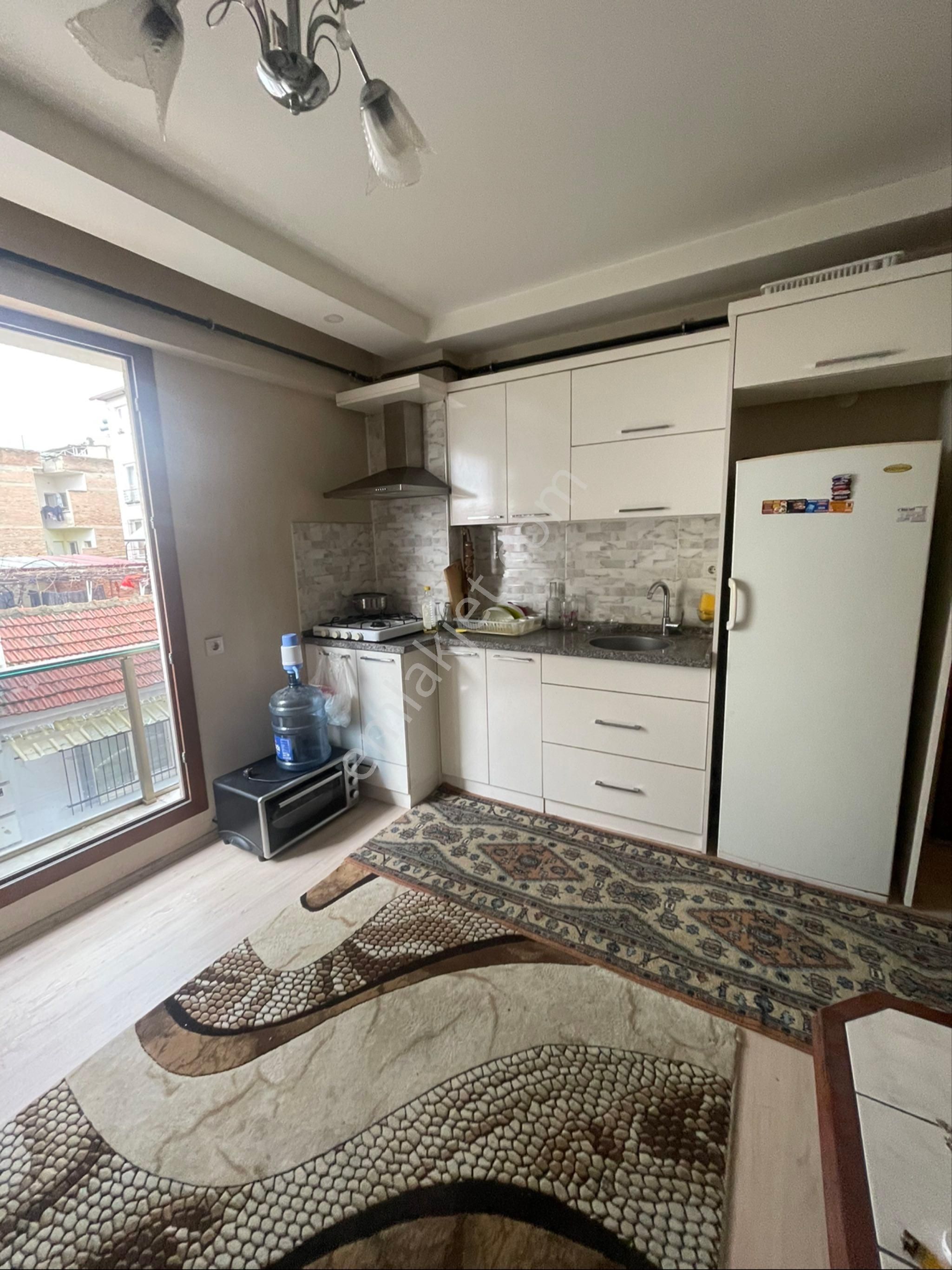 Cumhuriyet Mahallesinde1+1 Ful Eşyalı Doğalgazlı Kilimalı Kiralık Daire