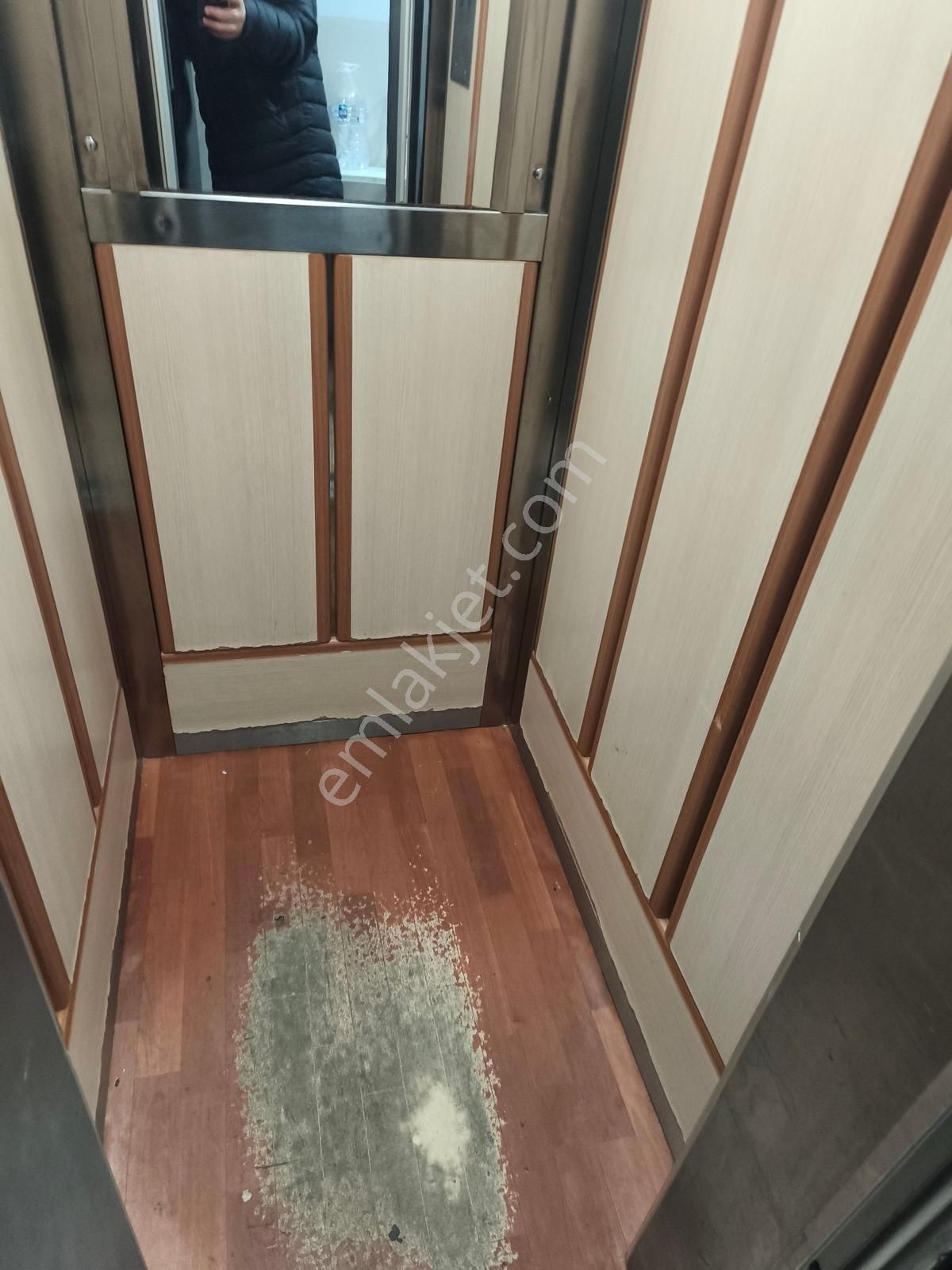 Bahçelievler Cumhuriyet Mh.1 Kat 2008 Yılı Yapımı Kiralık - Görsel 11