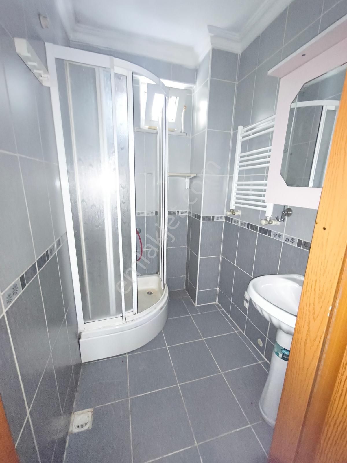 Bahçelievler Cumhuriyet Mh.1 Kat 2008 Yılı Yapımı Kiralık - Görsel 17