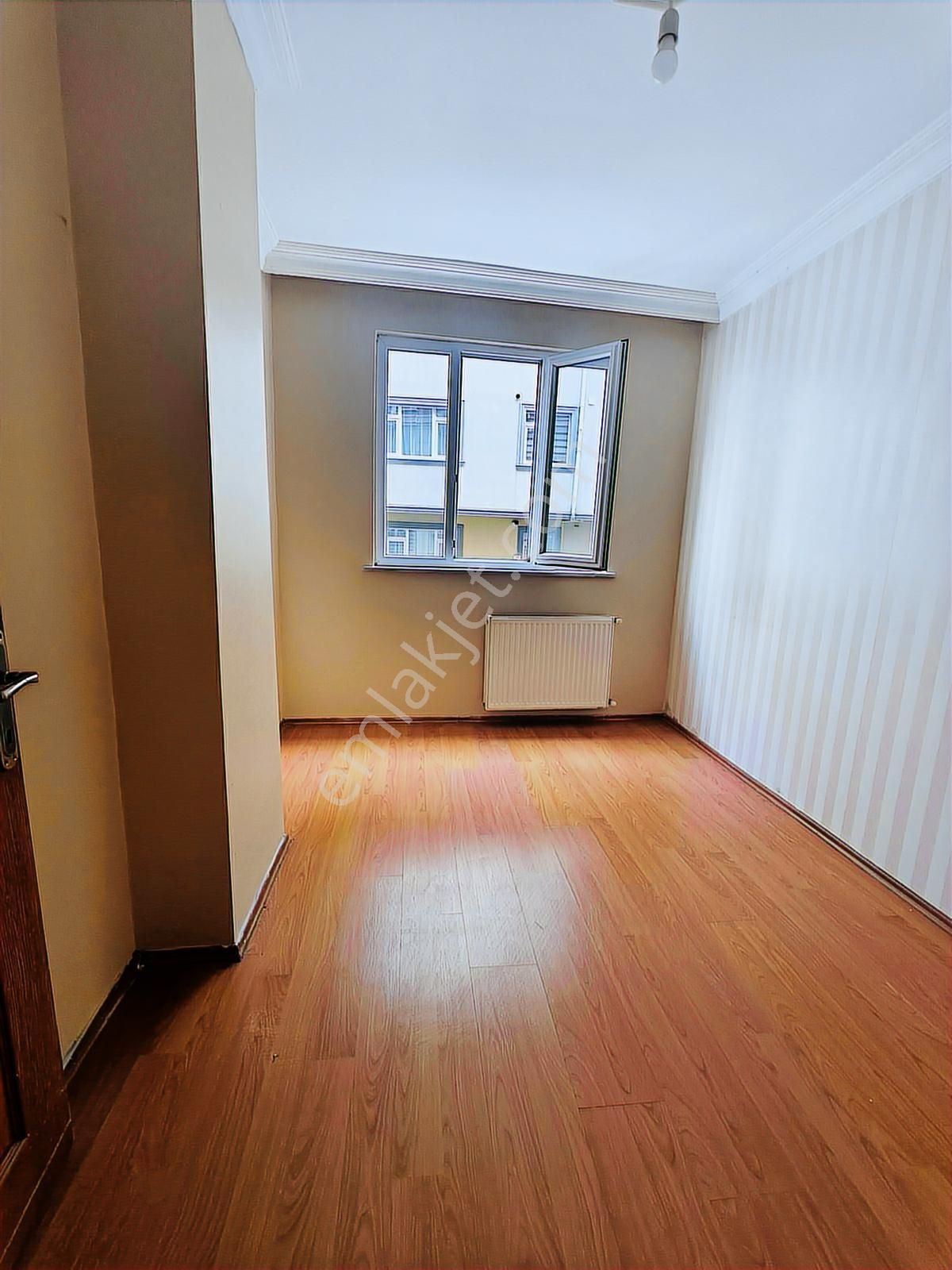 Bahçelievler Cumhuriyet Mh.1 Kat 2008 Yılı Yapımı Kiralık - Görsel 18