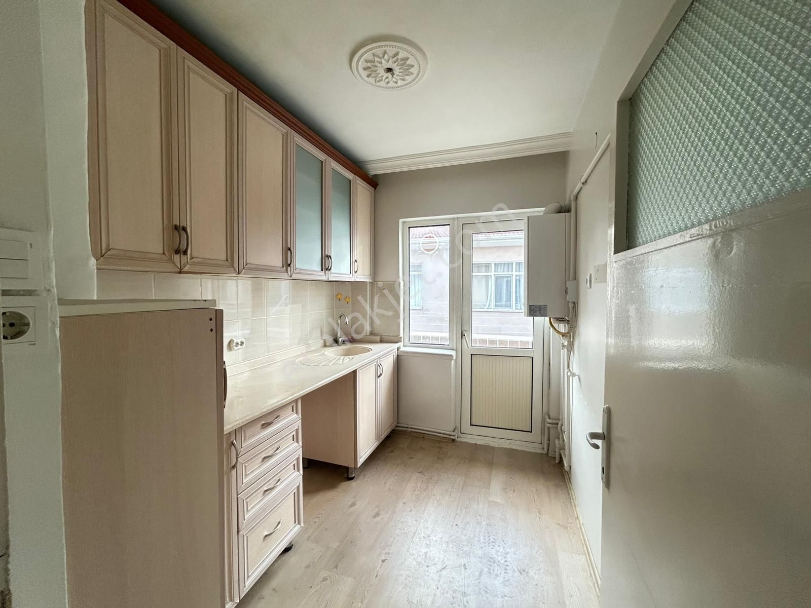 Taner'den Dikmen Nisan Sok'ta 3.kat Ön Cephe 3+1 Mantolamalı Boş - Görsel 31