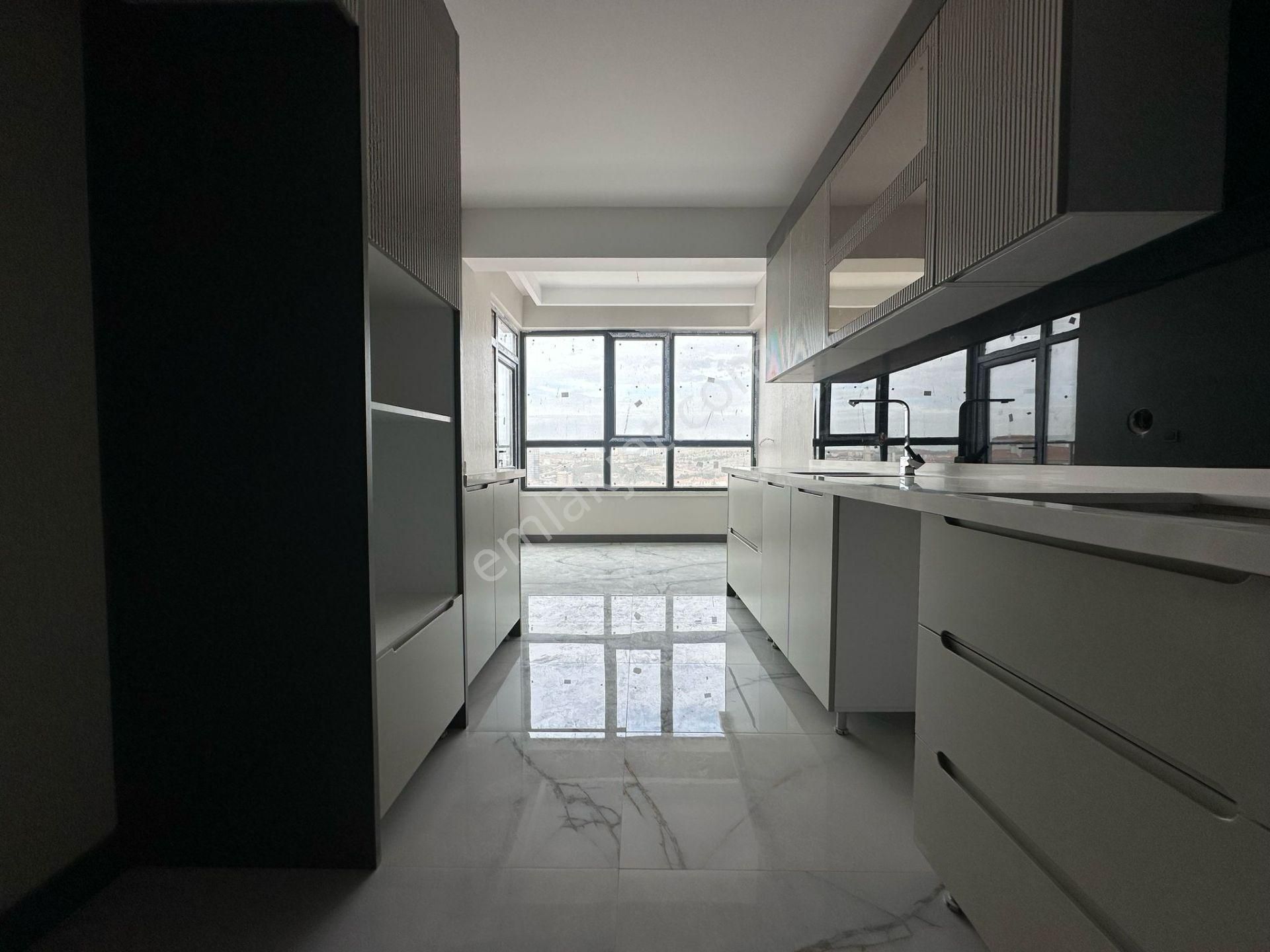 Pursaklar Mehmet Zengin Emlak'tan Sıfır Ful Yapılı 1.kat 2+1 Sitede Daire