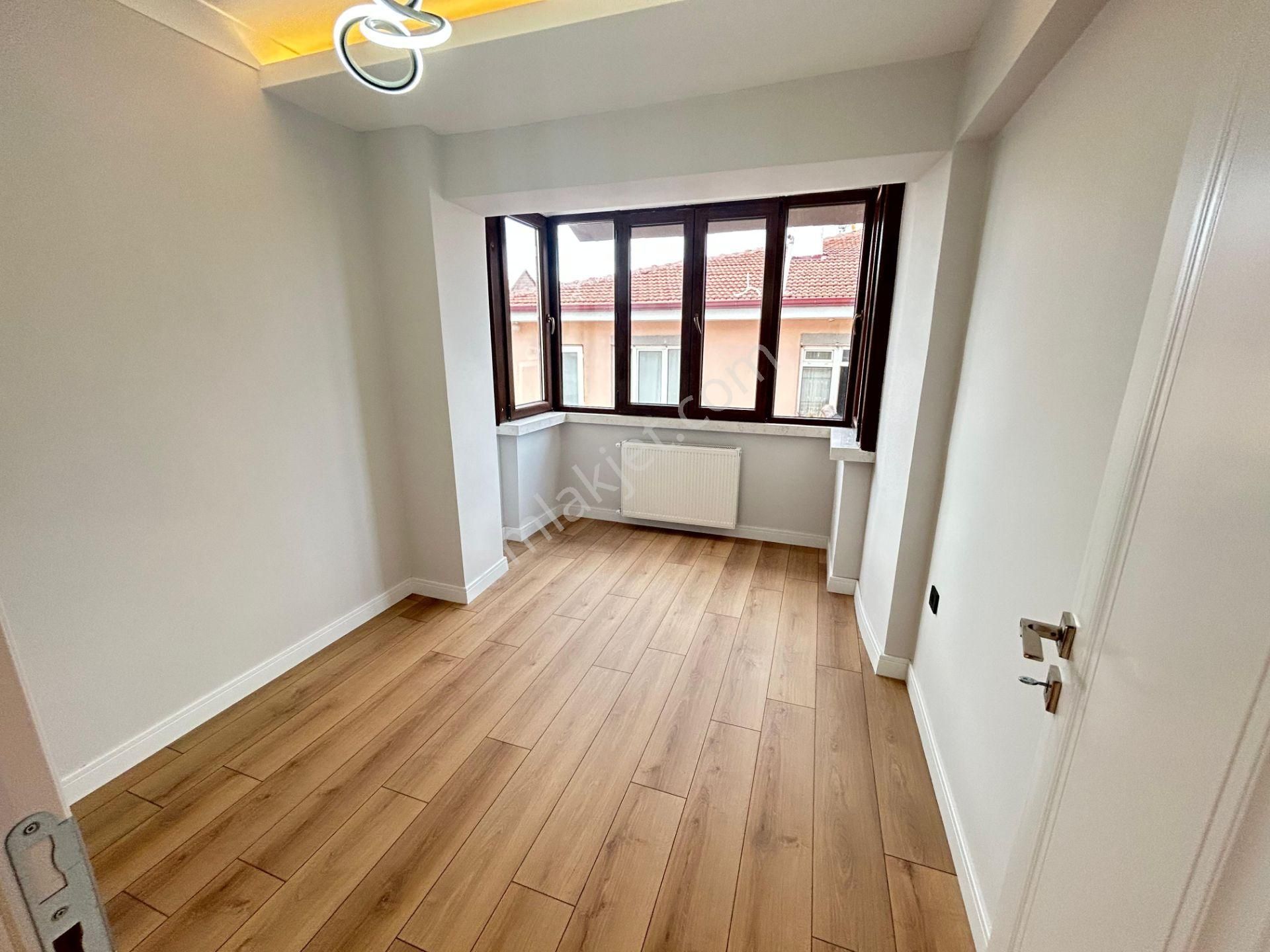 Taner'den Sokullu Cad'de Çetin Emeç Yakını 3+1 Katta Ön Cephe Lüks - Görsel 11