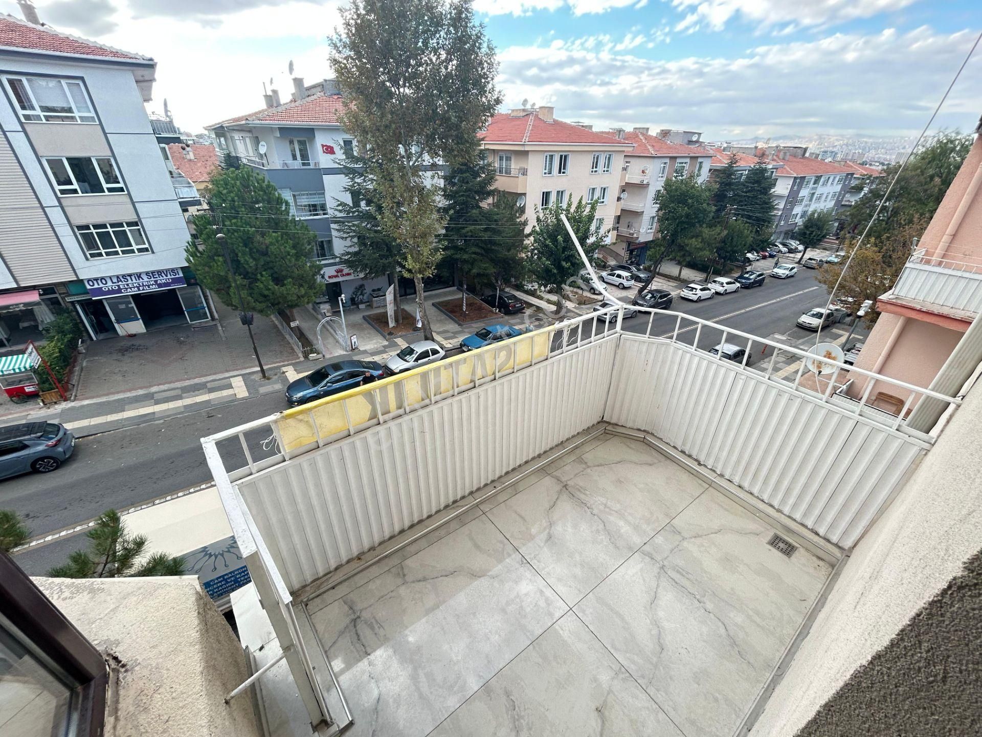 Taner'den Sokullu Cad'de Çetin Emeç Yakını 3+1 Katta Ön Cephe Lüks - Görsel 14