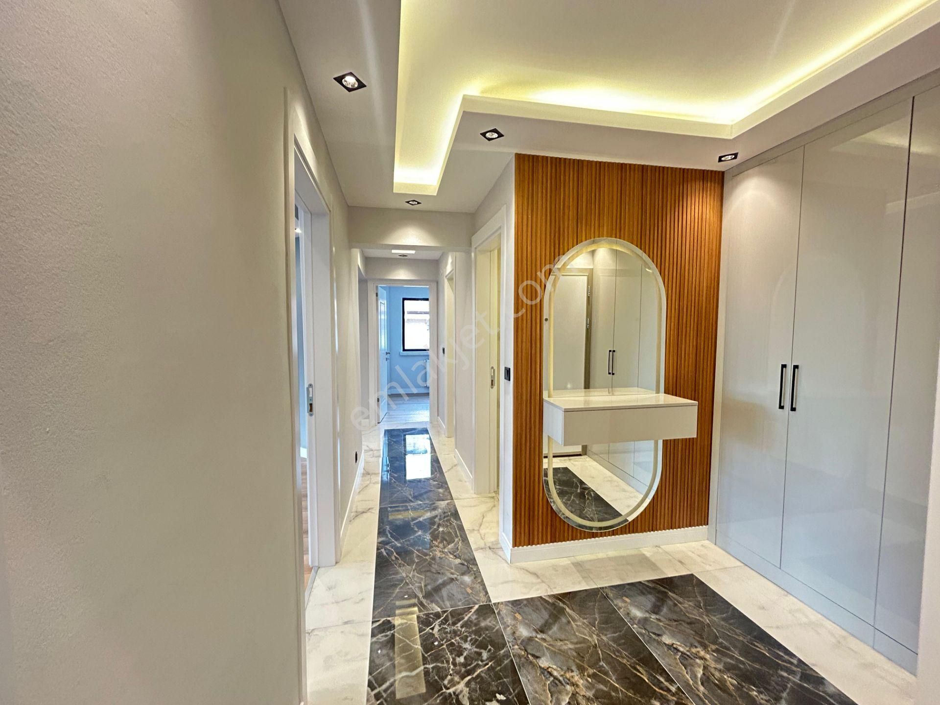 Taner'den Sokullu Cad'de Çetin Emeç Yakını 3+1 Katta Ön Cephe Lüks - Görsel 28