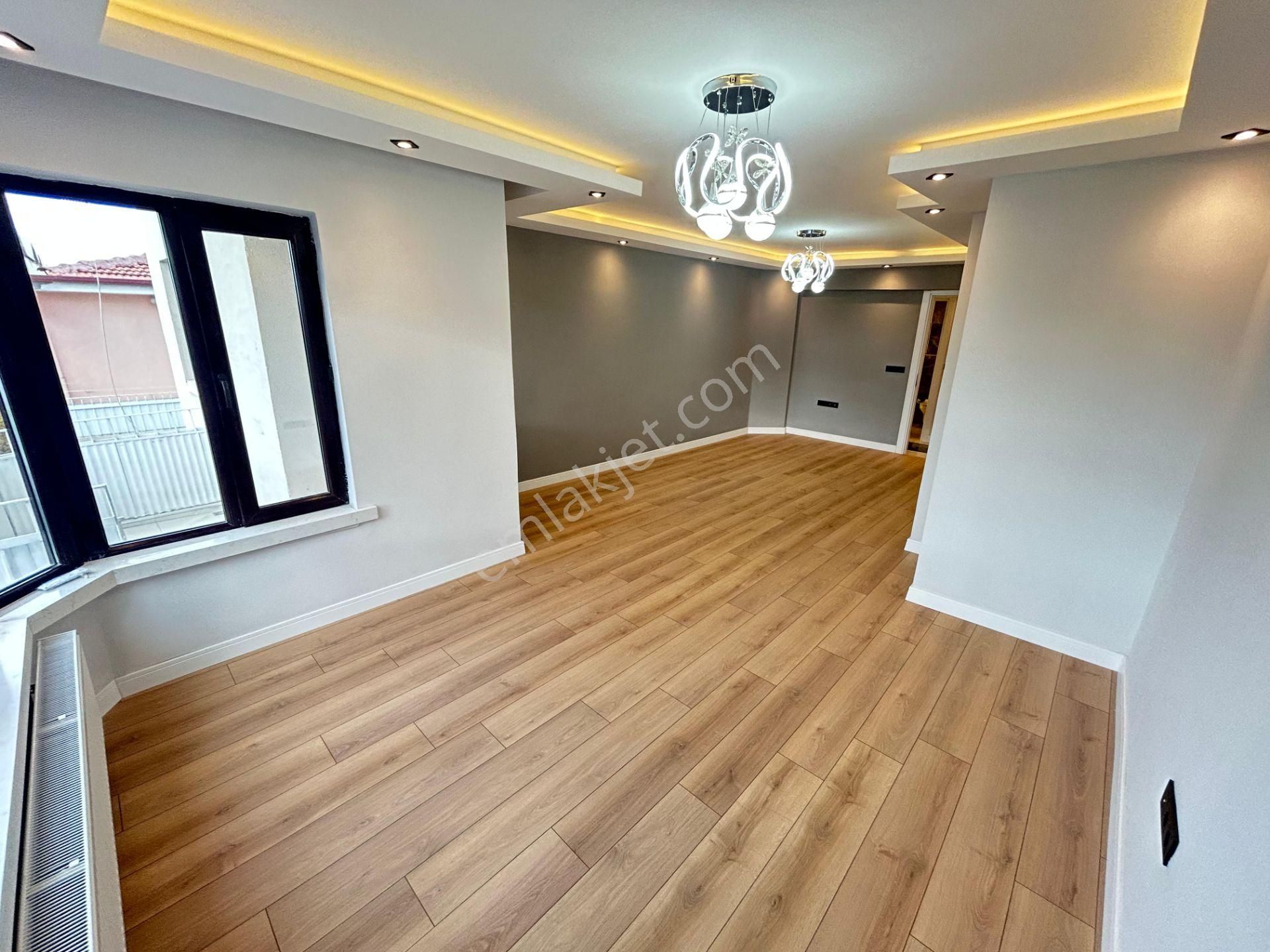 Taner'den Sokullu Cad'de Çetin Emeç Yakını 3+1 Katta Ön Cephe Lüks - Görsel 5