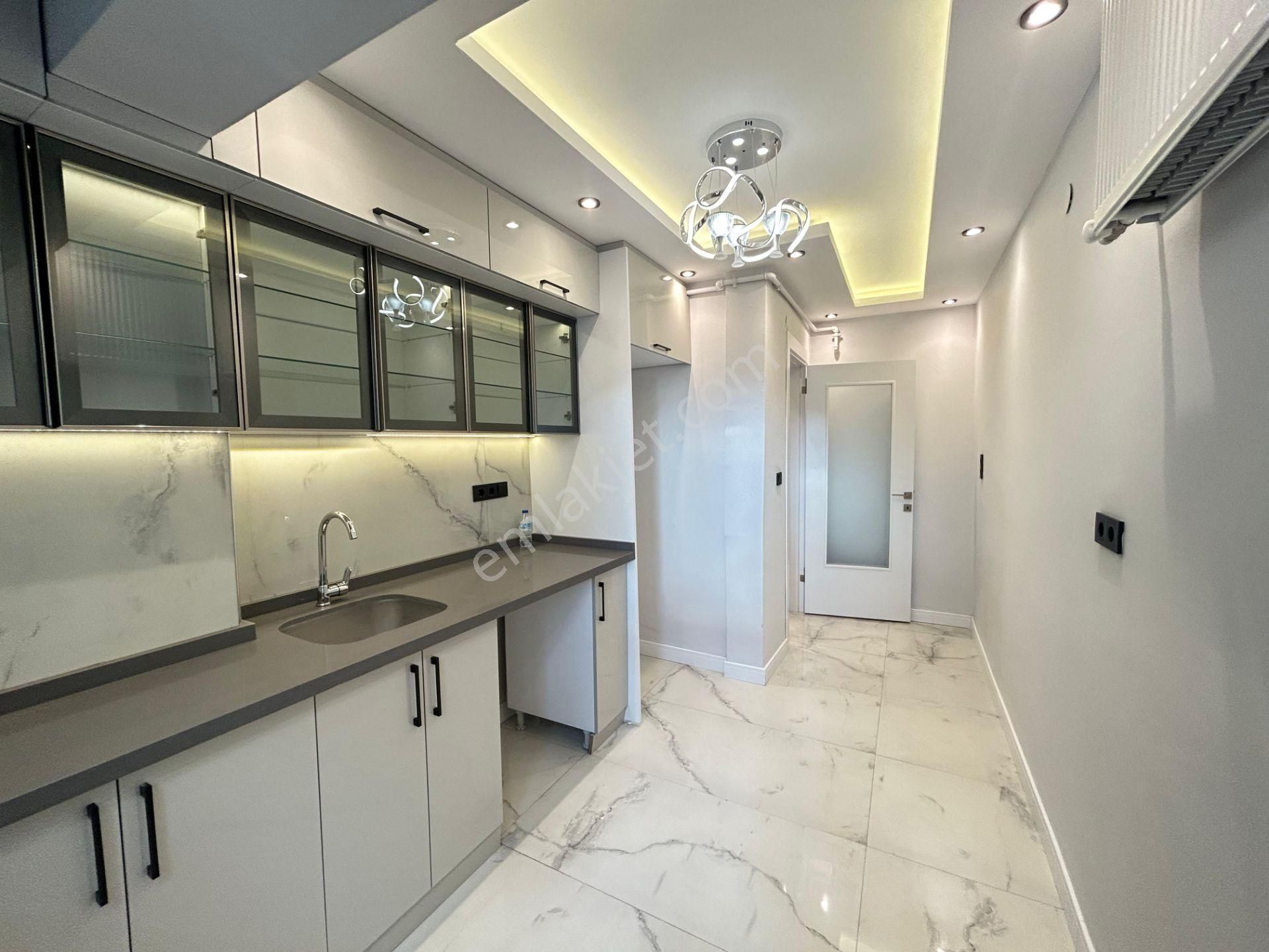 Taner'den Sokullu Cad'de Çetin Emeç Yakını 3+1 Katta Ön Cephe Lüks - Görsel 19