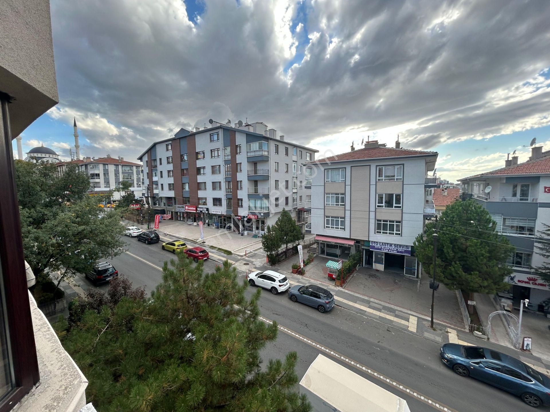 Taner'den Sokullu Cad'de Çetin Emeç Yakını 3+1 Katta Ön Cephe Lüks - Görsel 16