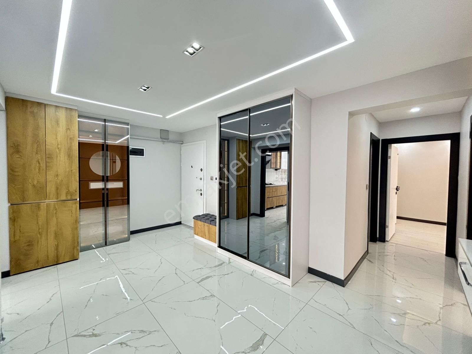 Taner'den Dikmen Cad. Yakını 3+1 Asansörlü Garajlı Süper Lüks Orta Kat Manzaralı - Görsel 28