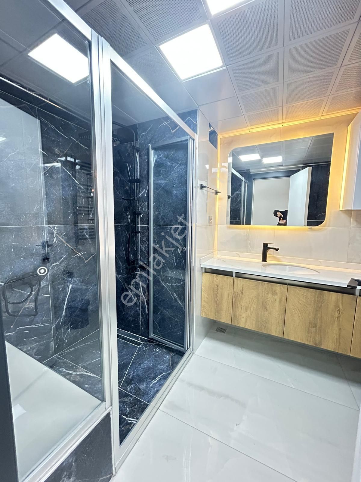 Taner'den Dikmen Cad. Yakını 3+1 Asansörlü Garajlı Süper Lüks Orta Kat Manzaralı - Görsel 13