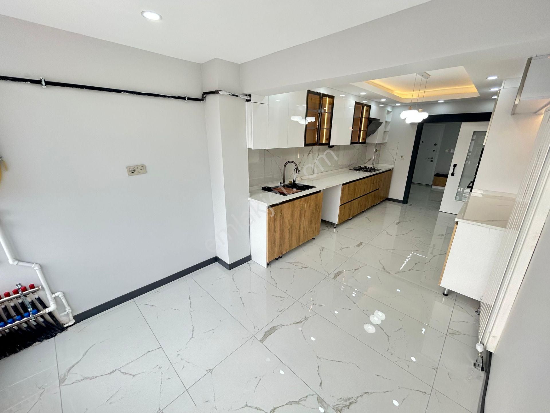 Taner'den Dikmen Cad. Yakını 3+1 Asansörlü Garajlı Süper Lüks Orta Kat Manzaralı - Görsel 9